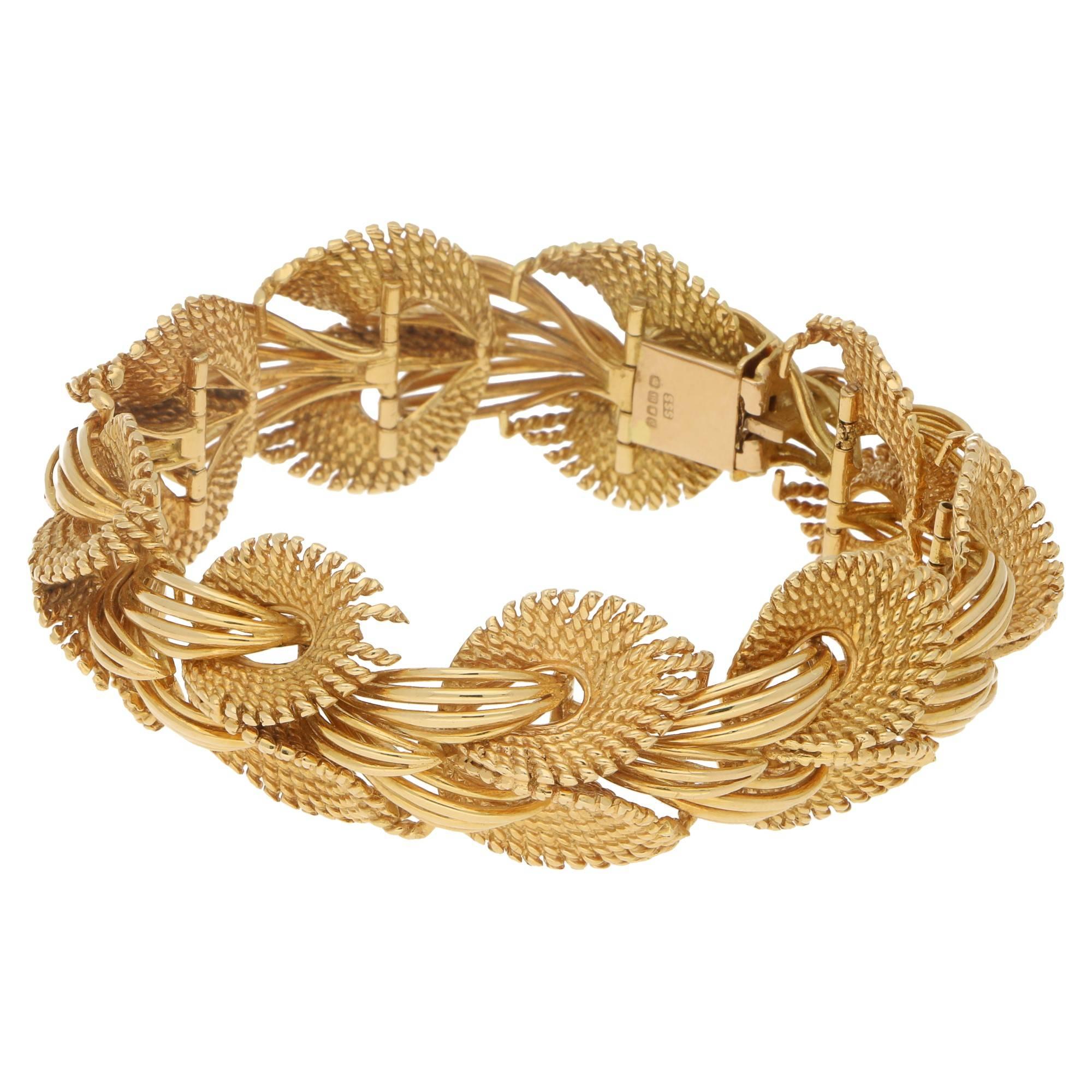 18 Karat Gold Chunky Retro Bracelet