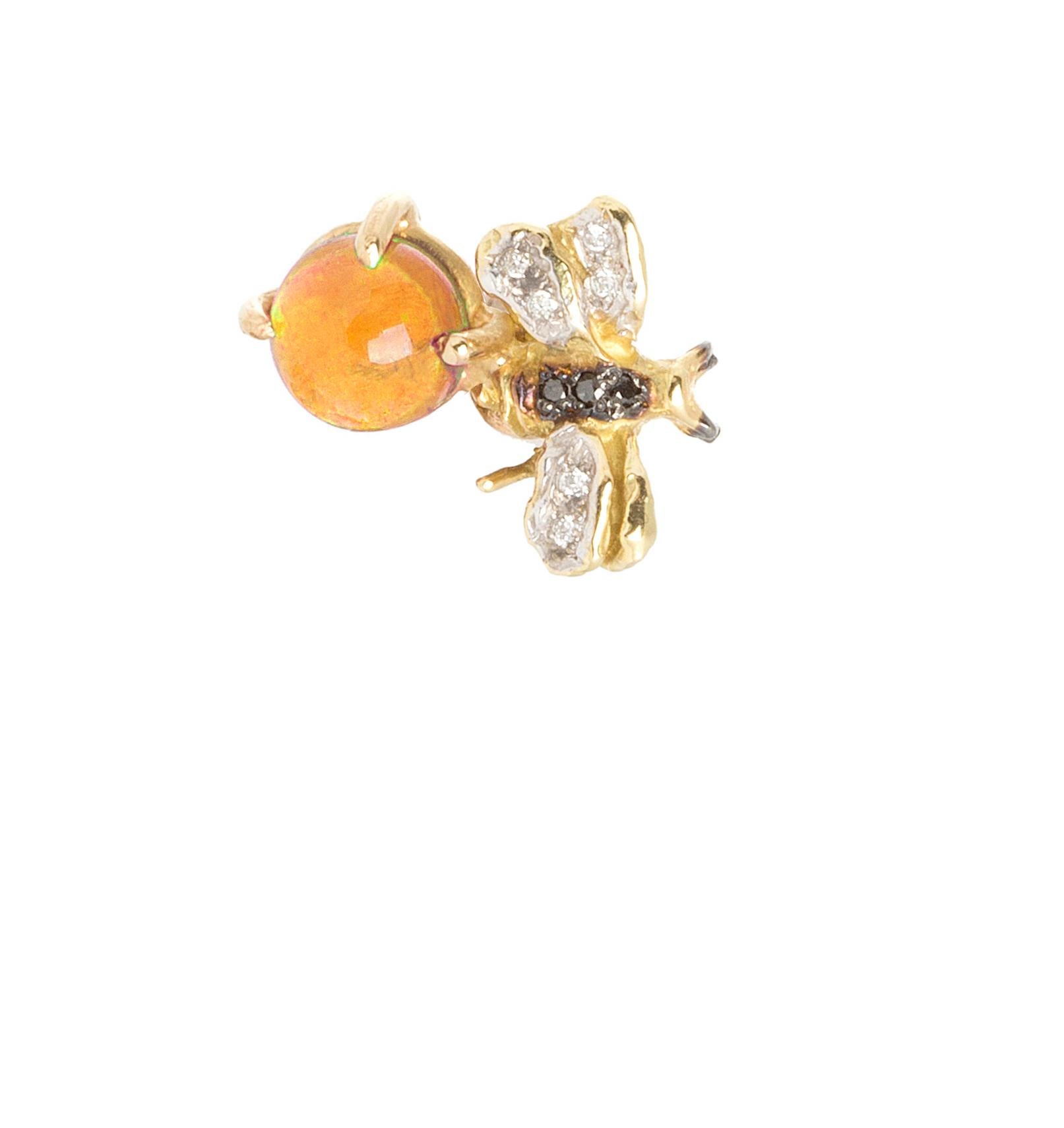 Artisan 18 Karat Gold Citrine 0.10 Karat White Diamond Black Diamond Bees Stud Earrings For Sale