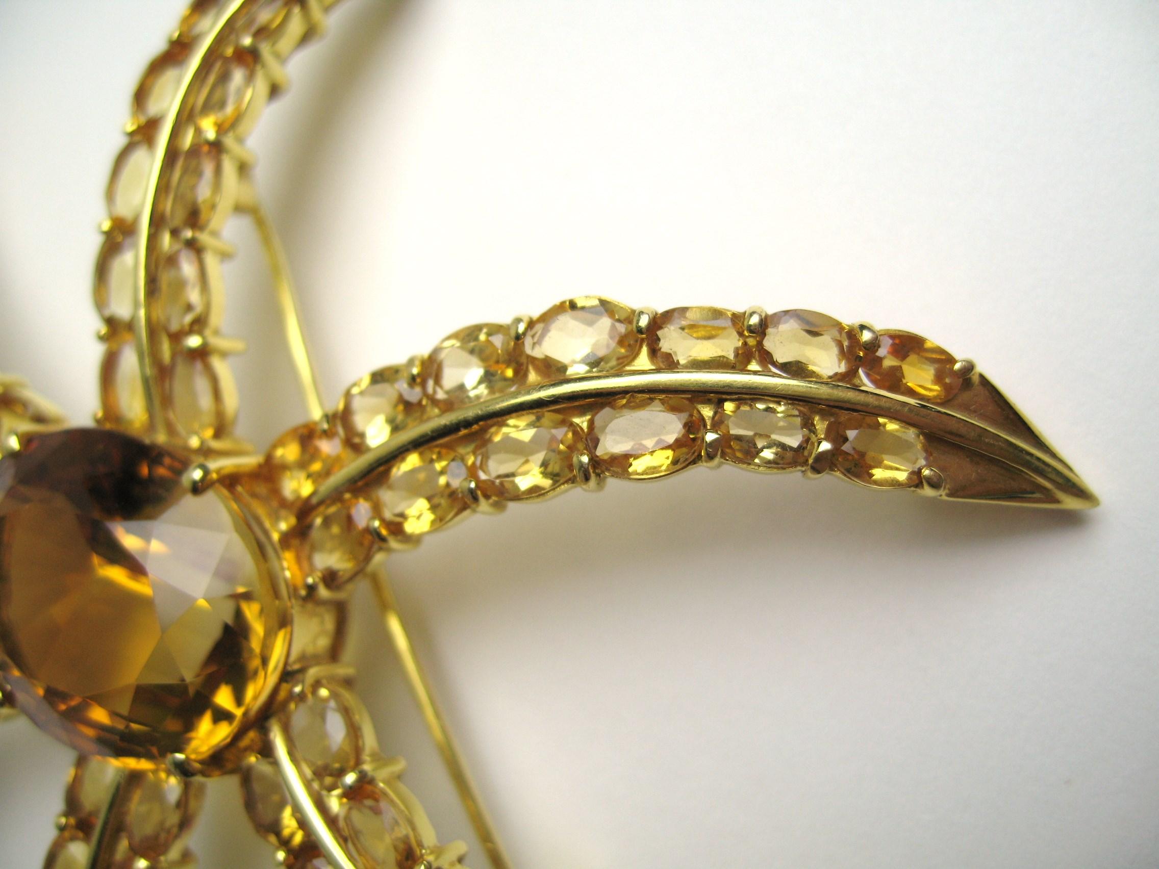 Oval Cut 18 Karat Gold Citrine Star Motif Pendant Necklace Brooch 45 Carat For Sale