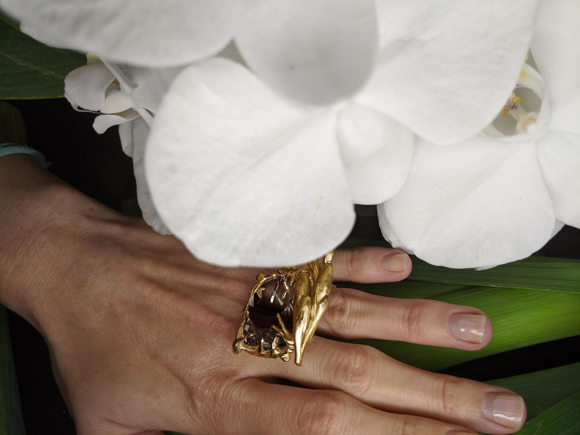 Smoky Quartz and Diamonds Eighteen Karat Black Gold Contemporary Ring For Sale 1