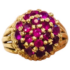 Bague de cocktail en or 18 carats avec rubis naturels, vers 1960