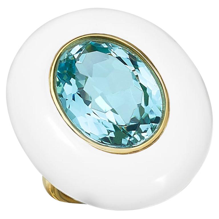 18 Karat Gold Cocktail Ring with Oval Sky Blue Topaz, White Agate, and Diamonds For Sale