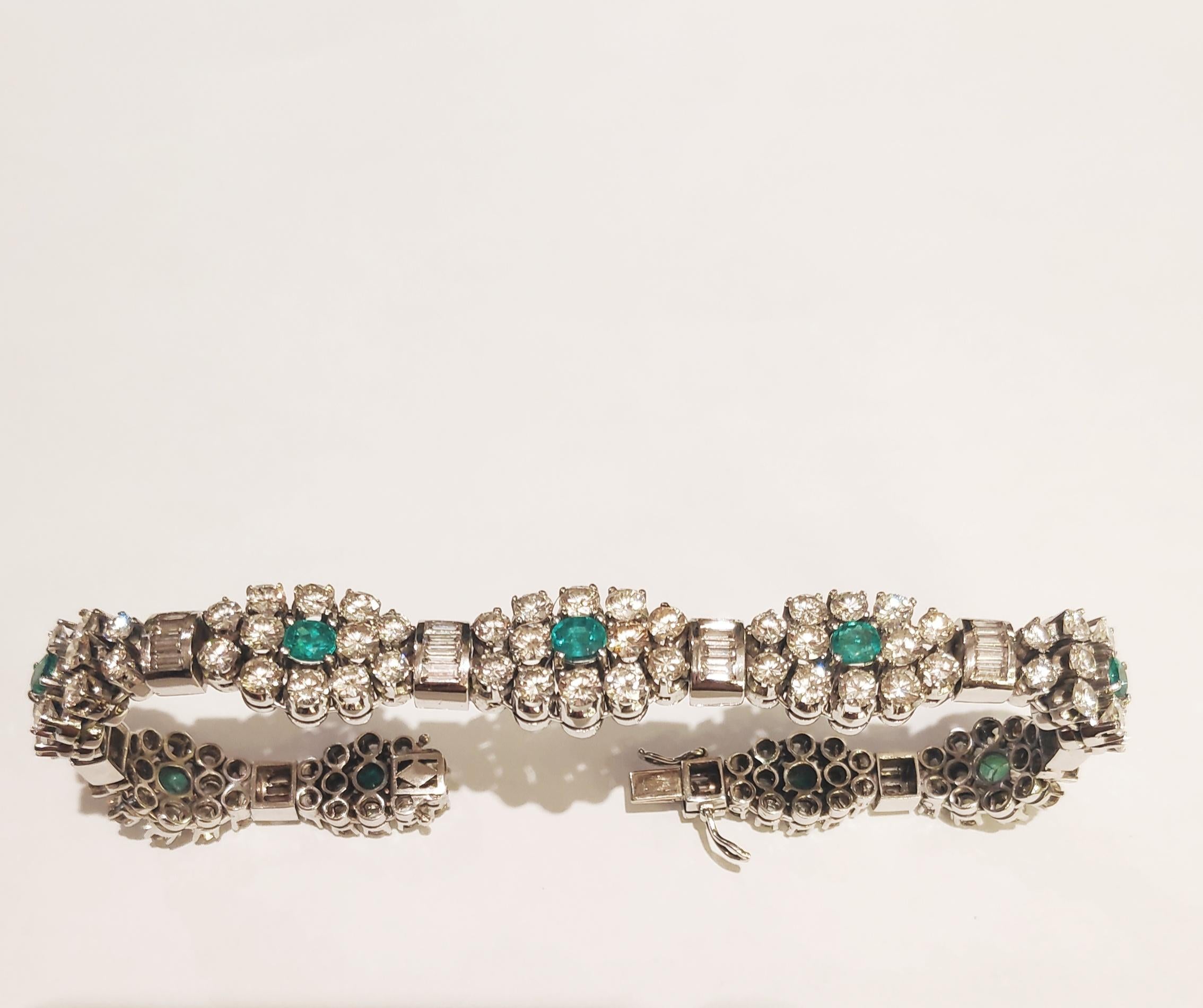 18kt gold Colombian emerald and brilliants bracelet 1940-1950,diamonds ct3 and emerald 6 ct.