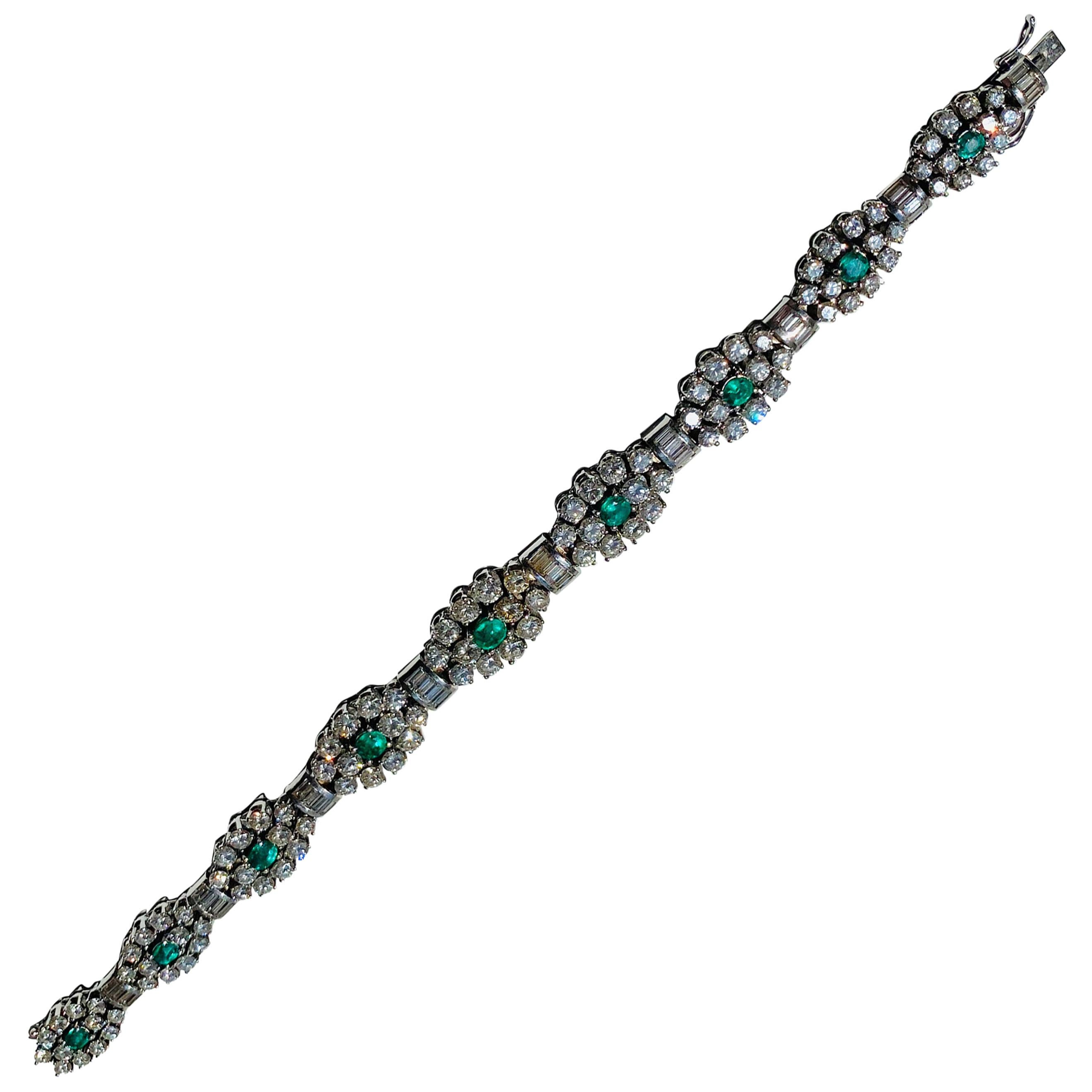 18 Karat Gold Colombian Emerald and Diamonds Bracelet, 1940-1950
