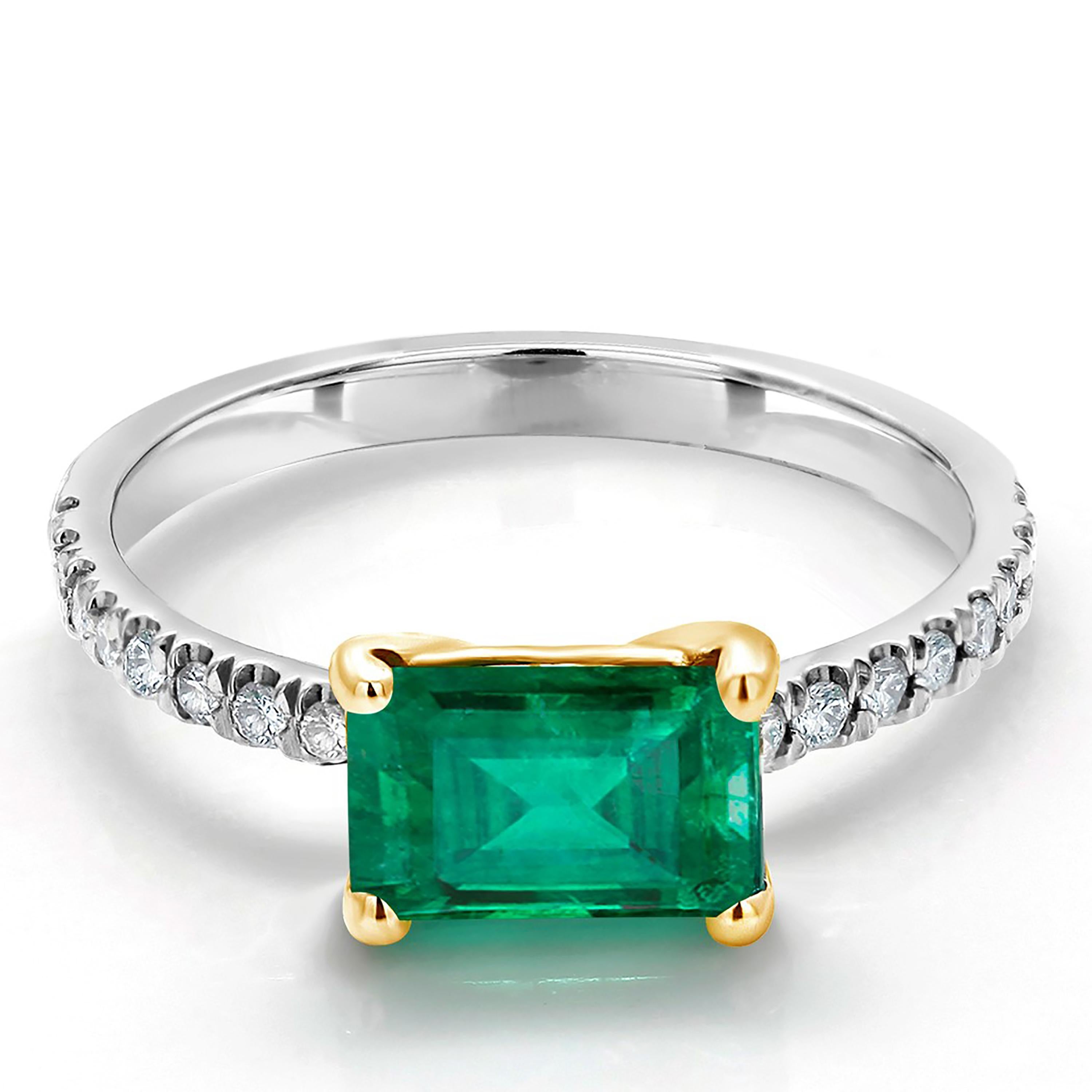 18 Karat Gold Columbia Emerald Diamond Cocktail Ring Weighing 1.70 Carat 2