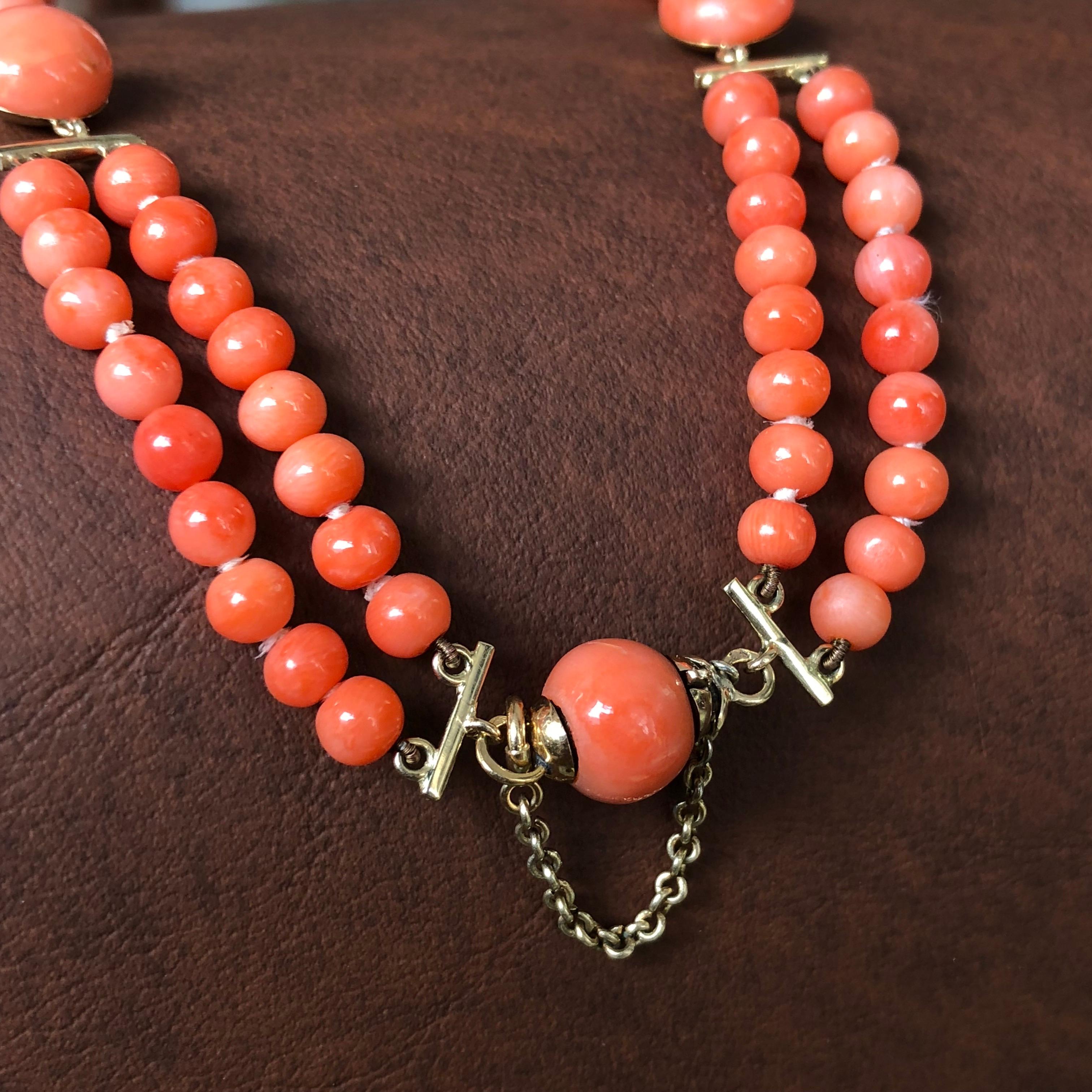 18 Karat Gold Coral and Diamond Necklace In Good Condition In Birmingham, GB