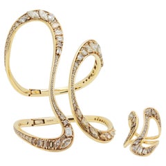 18 Karat Gold Cuff and Ring 'Stream' Suite by Fernando Jorge