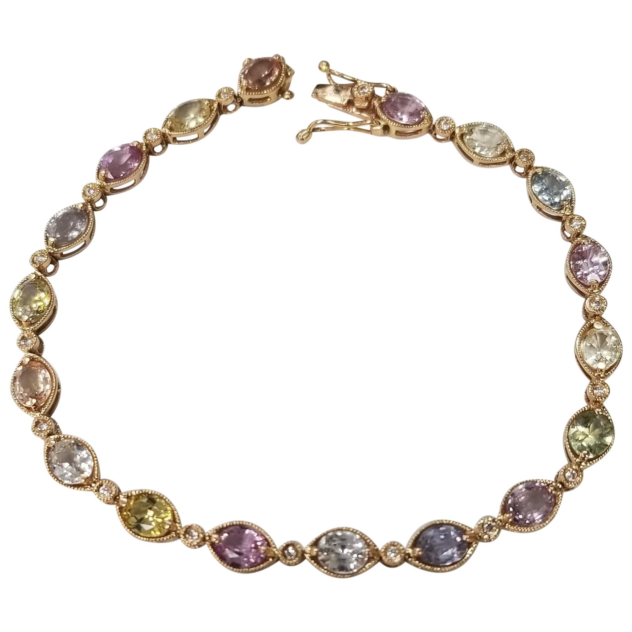 Bracelet fait sur mesure en or 18 carats avec 18 saphirs multicolores et diamants