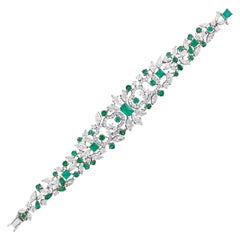 White Diamond 18 Karat Gold Emerald Bangle Bracelet