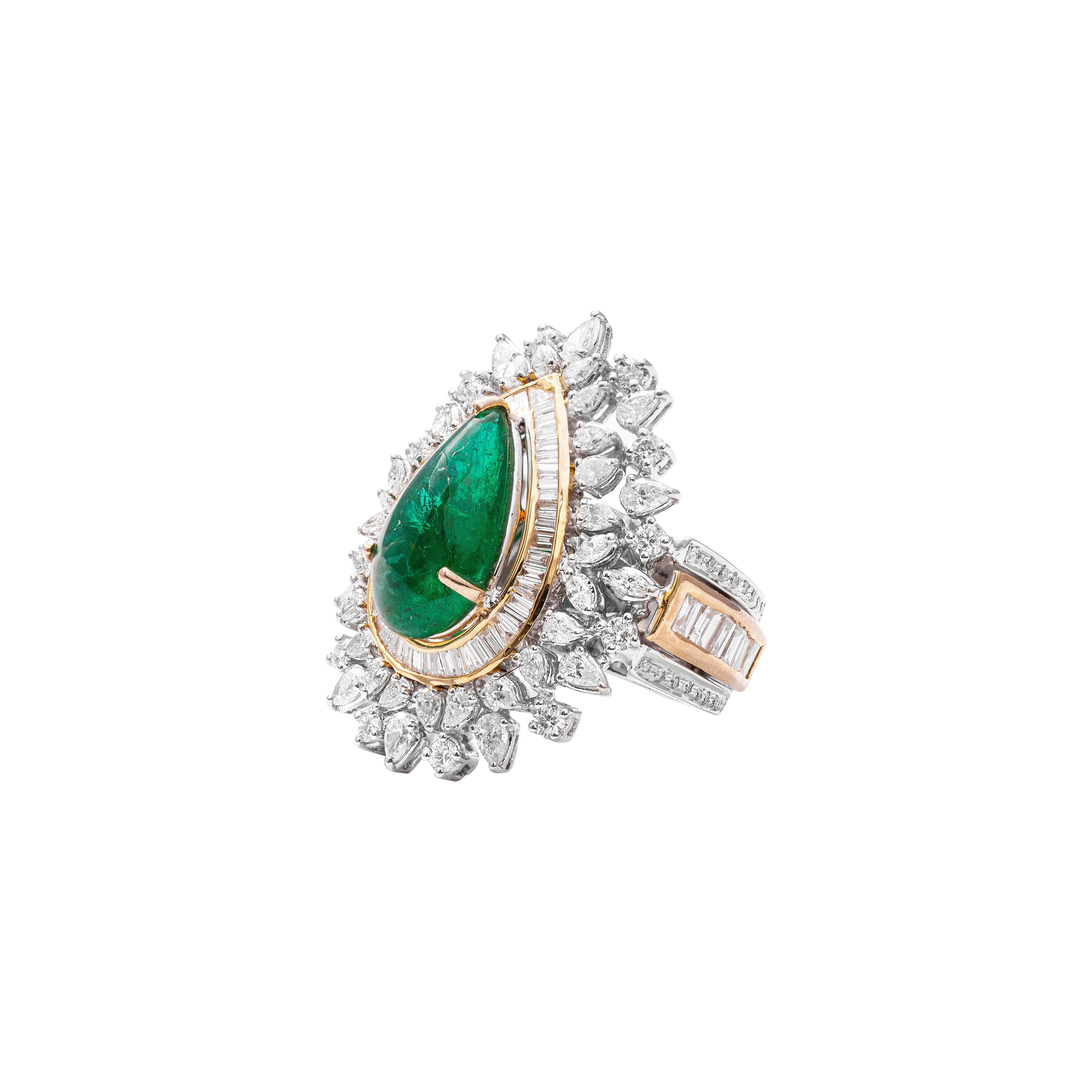 Contemporary 18 Karat Gold Diamond and Emerald Cocktail Ring For Sale
