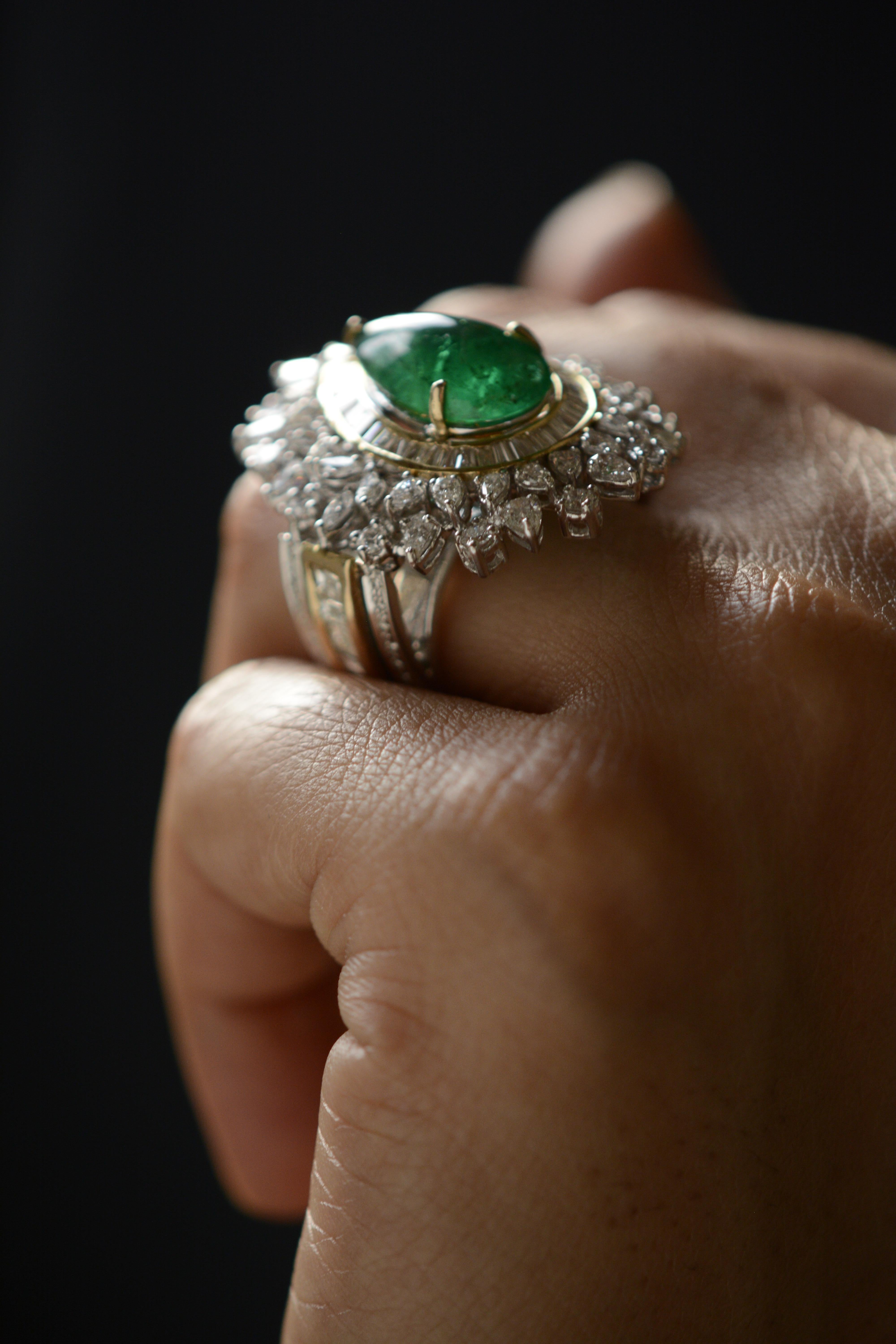 Mixed Cut 18 Karat Gold Diamond and Emerald Cocktail Ring For Sale