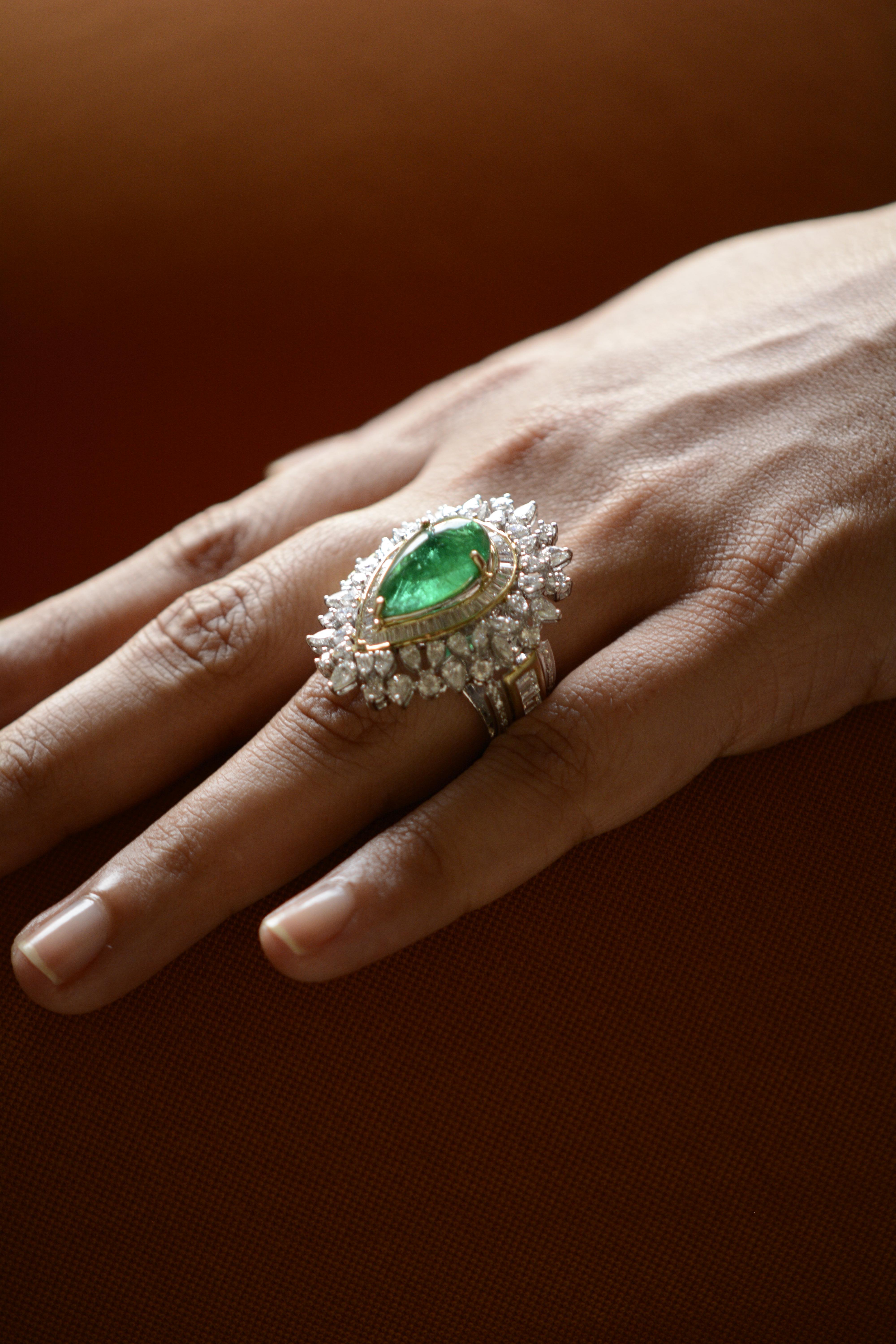 Women's 18 Karat Gold Diamond and Emerald Cocktail Ring For Sale