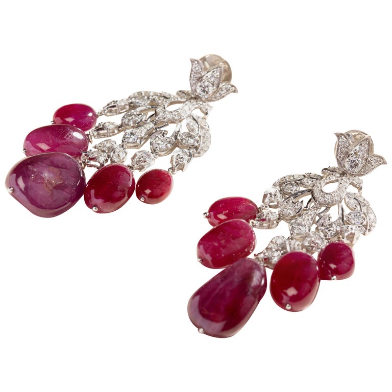 18 Karat Gold Diamond and Ruby Bheruṇḍa Earrings For Sale at 1stDibs