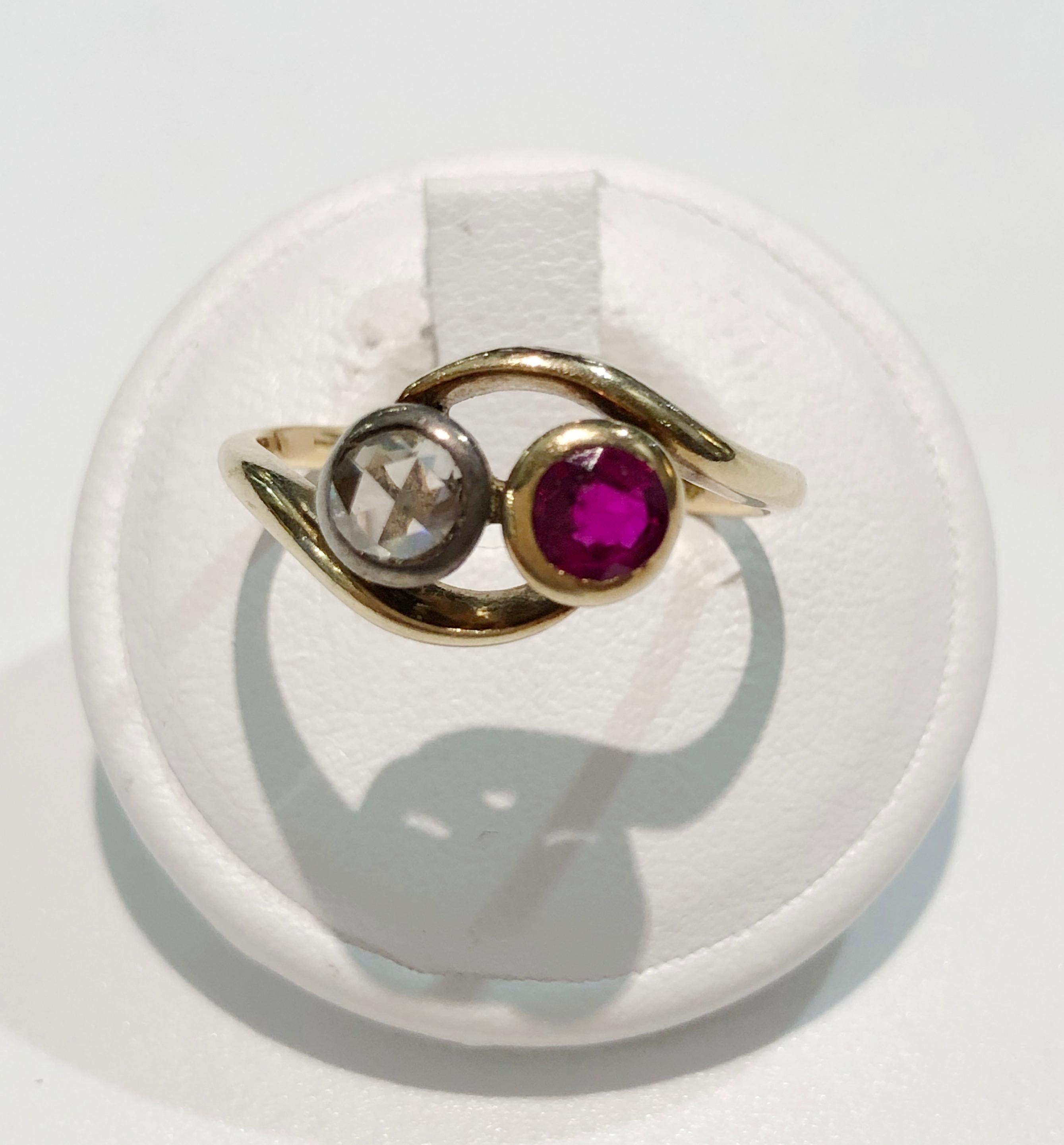 Vintage contrarier 18 Karat Goldring mit Diamant und Rubin, Italien 1870er-1890er Jahre
Ringgröße US 8