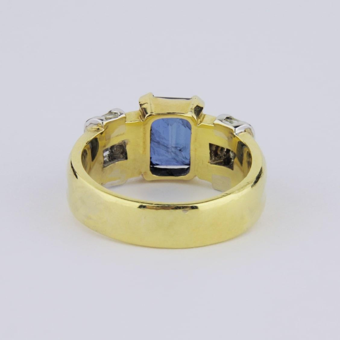 Modern 18 Karat Gold, Diamond and Sapphire Ring For Sale