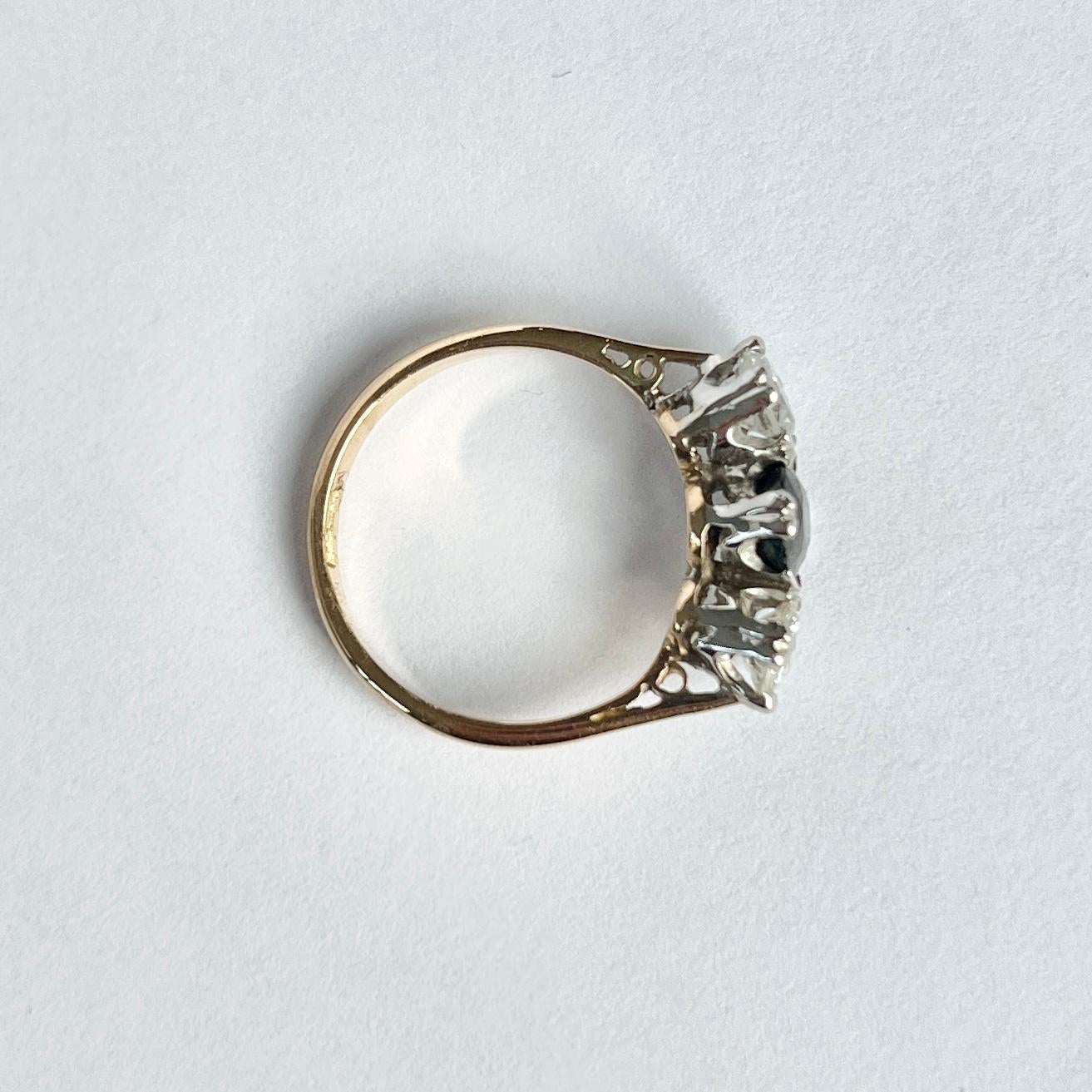 Dreisteiniger Ring aus 18 Karat Gold mit Diamanten und Saphiren, um 1900 (Alteuropäischer Schliff) im Angebot