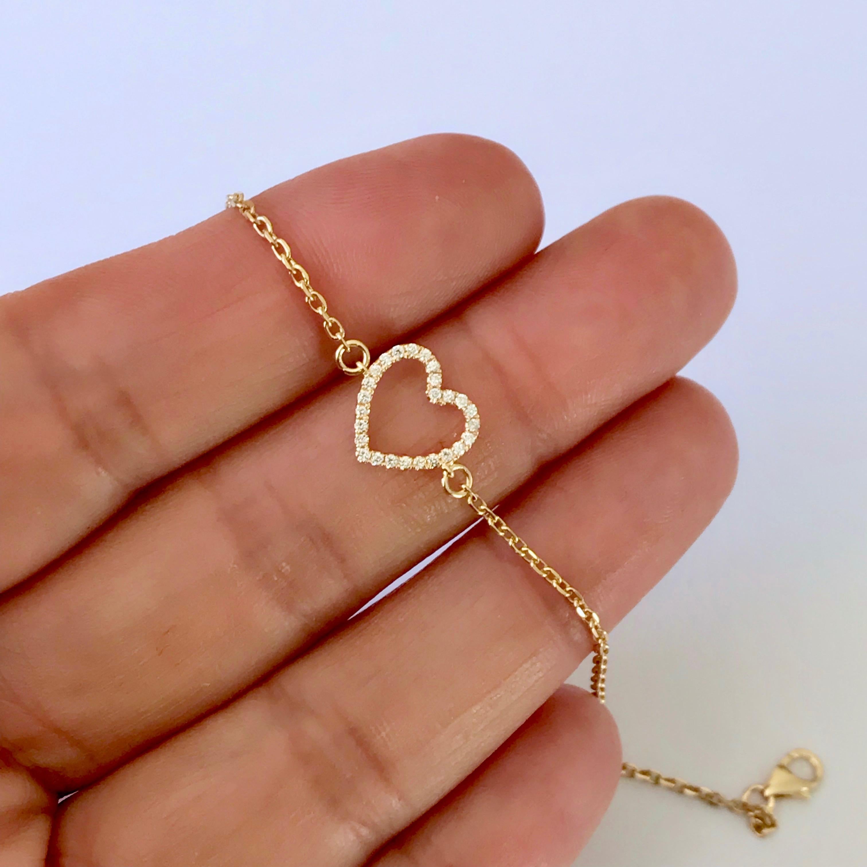 Women's Solid 18Karat Yellow Gold Diamond Heart Chain Bracelet Bangle For Sale