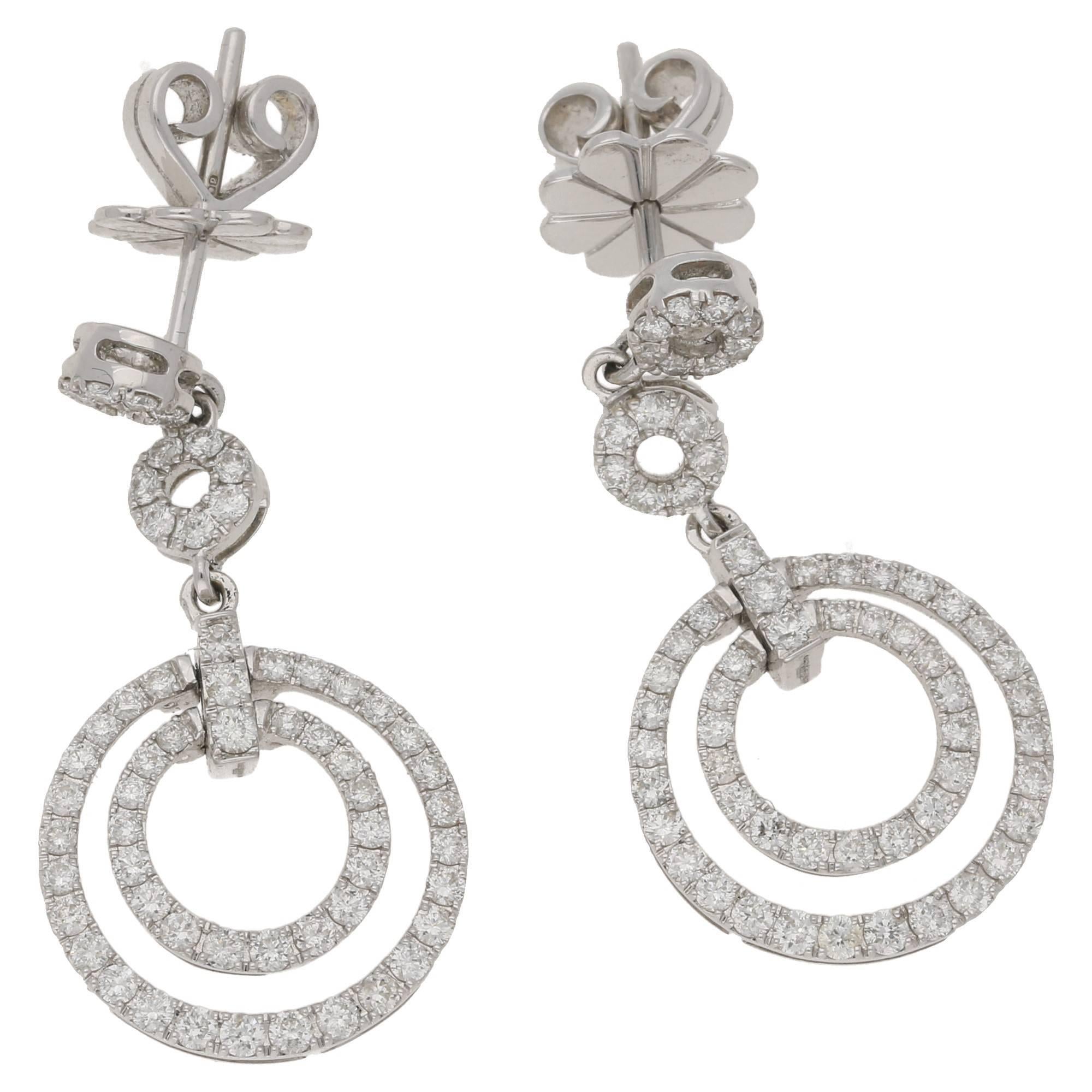 18 Karat Gold Diamond Circle Drop Earrings In New Condition In London, GB