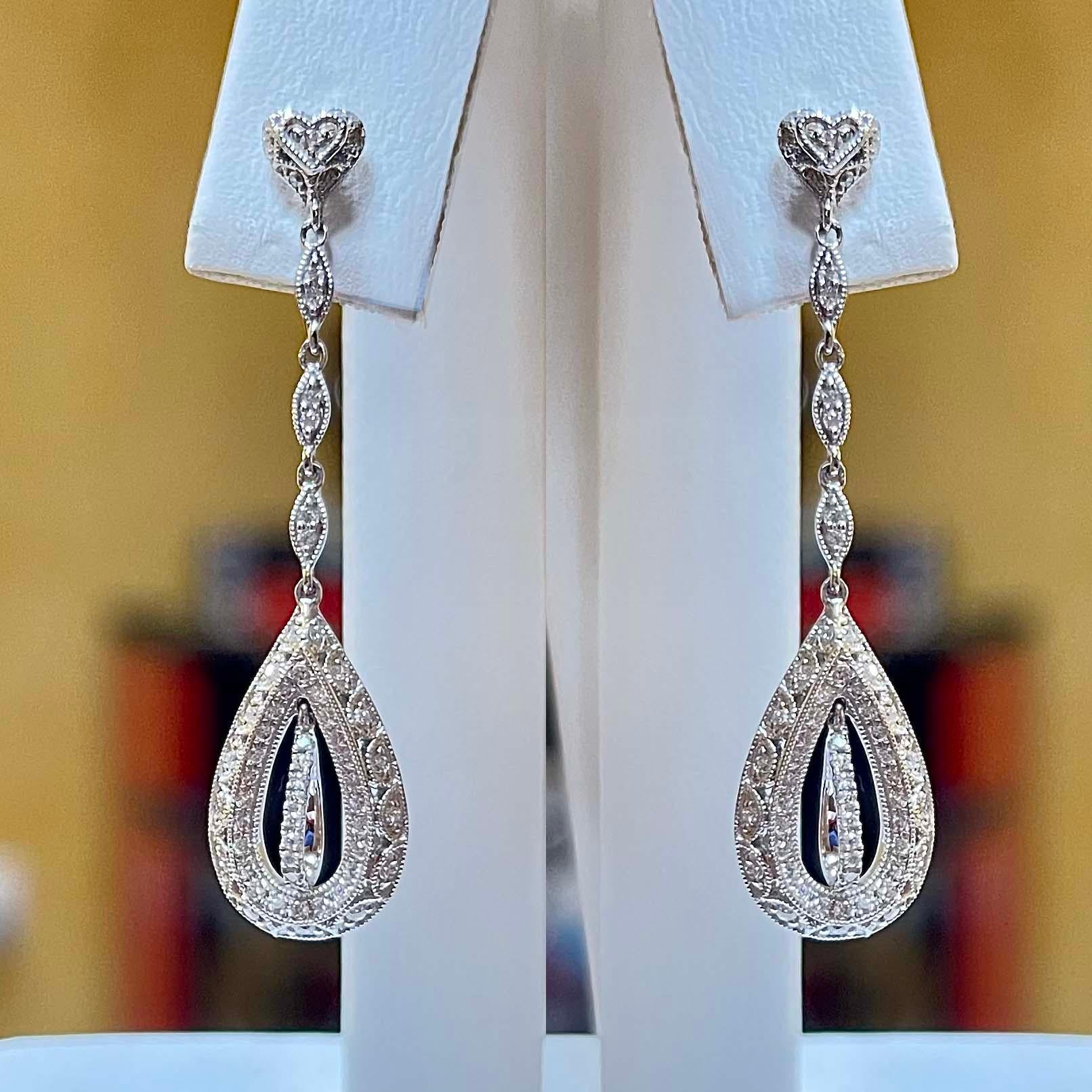 Taglio rotondo Orecchini a goccia con diamanti in oro 18 carati in vendita