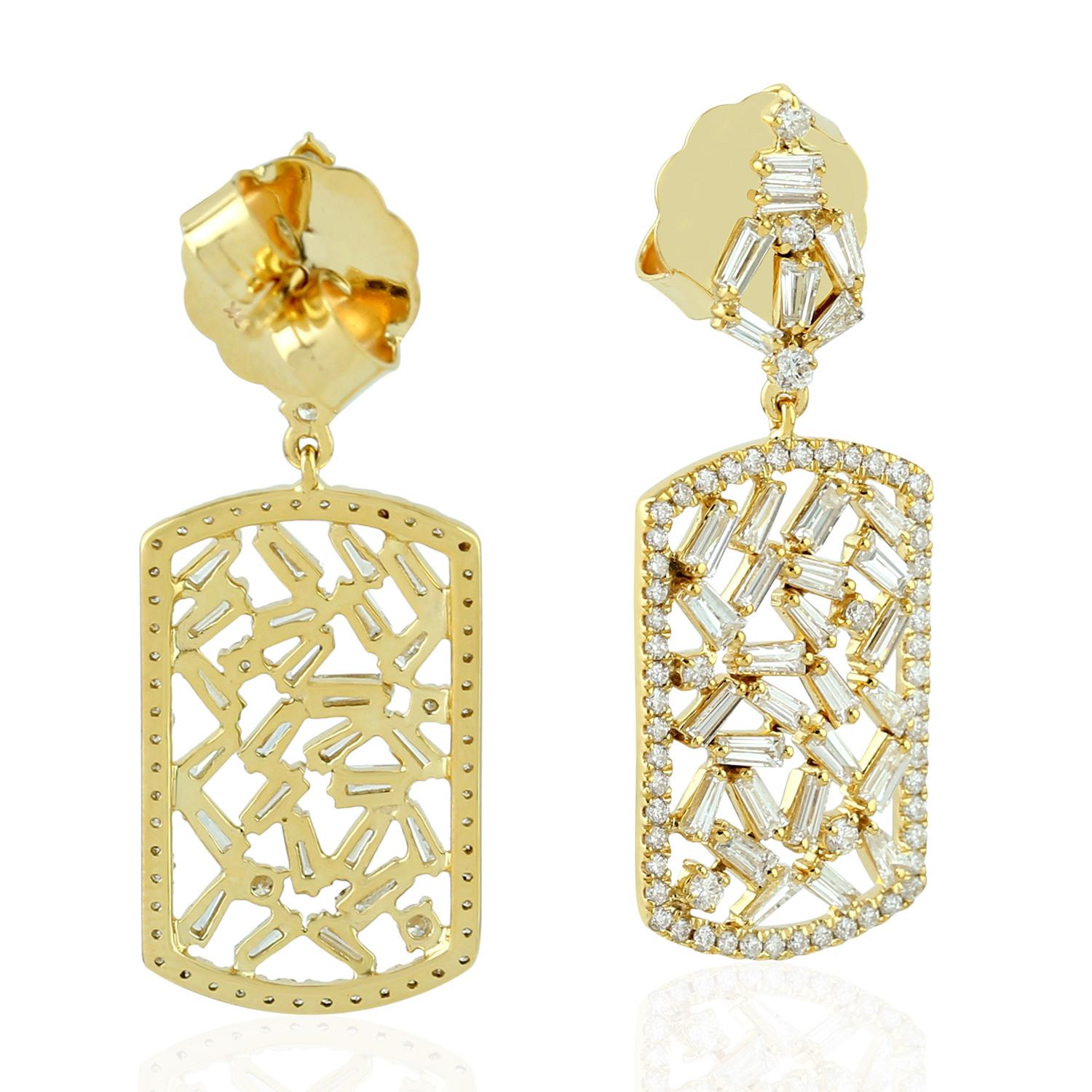Contemporary 18 Karat Gold Diamond Earrings For Sale