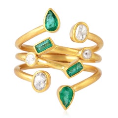 18 Karat Gold Diamond Emerald Between the Finger Ring