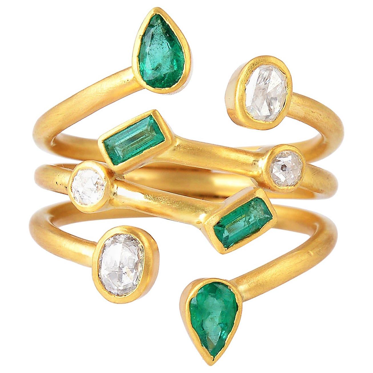 For Sale:  18 Karat Gold Diamond Emerald Between the Finger Ring