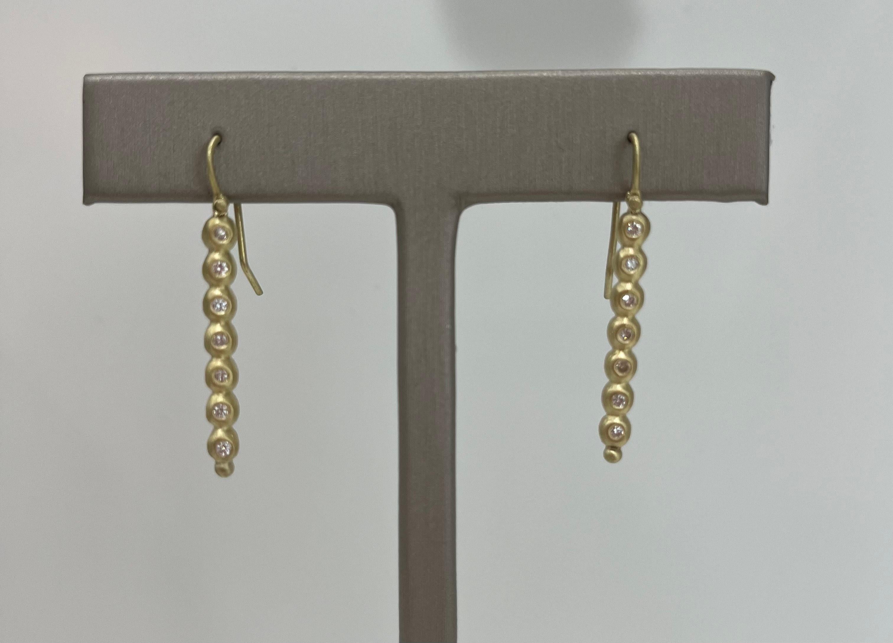 18k Gold Diamant Granulation Perlen Linie Ohrringe

.29 tcw 

Länge 1.2