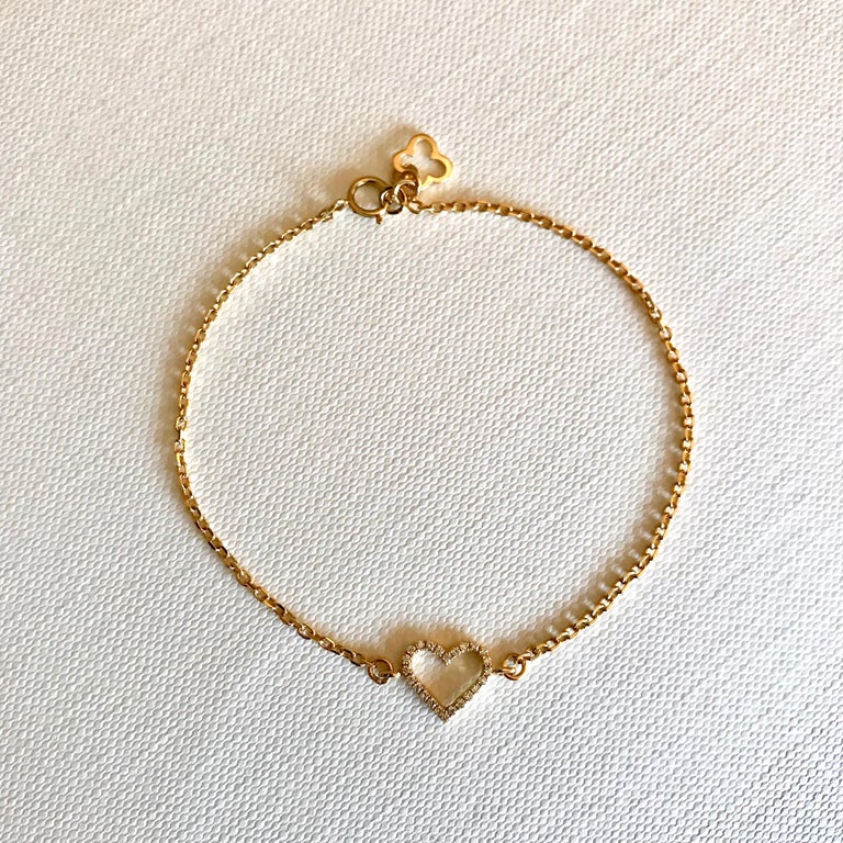 18 Karat Gold Diamond Heart Charm Chain Bracelet For Sale at 1stdibs