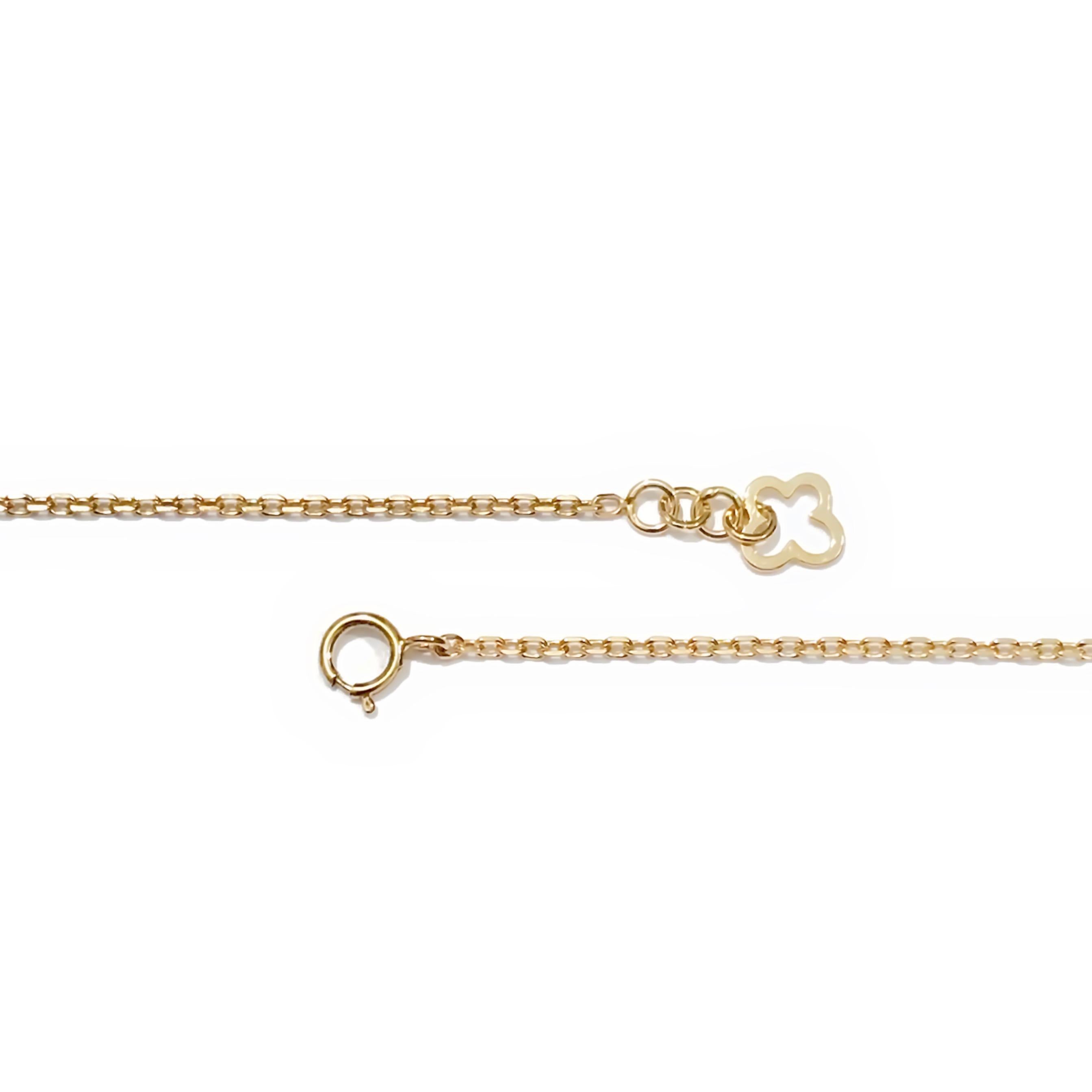 18 Karat Solid Yellow Gold White Diamond Heart Charm Chain Bracelet Bangle  In New Condition For Sale In London, GB
