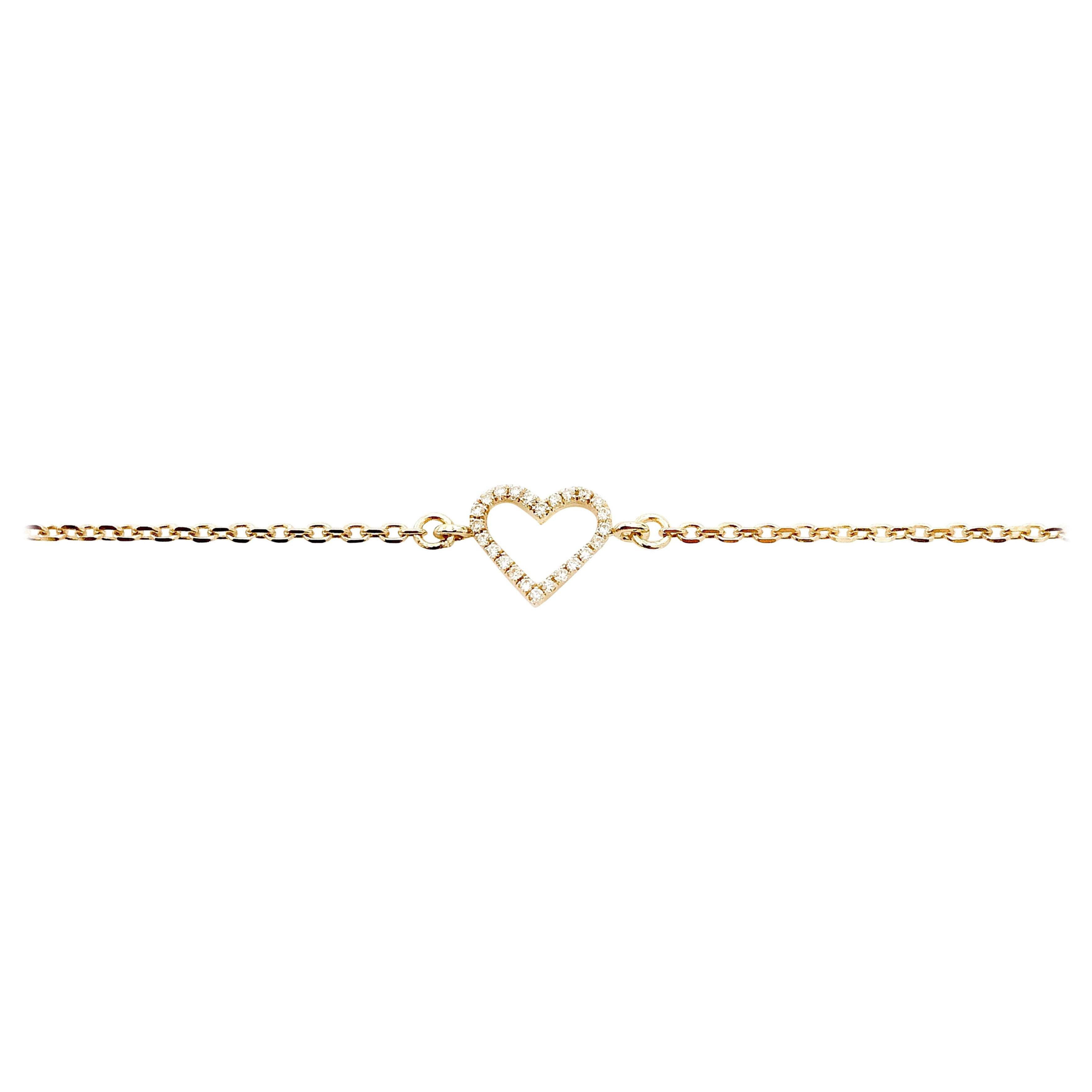 18 Karat Solid Yellow Gold White Diamond Heart Charm Chain Bracelet Bangle  For Sale