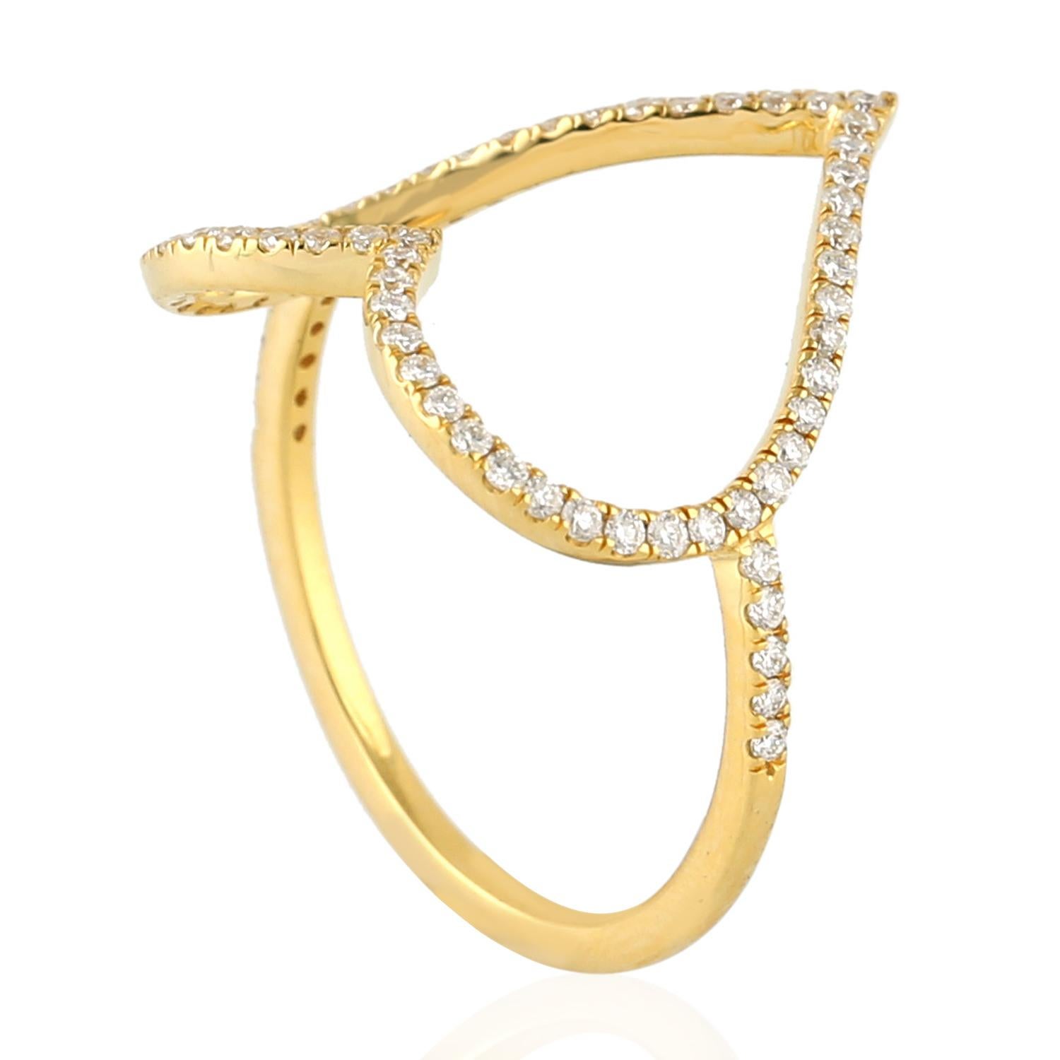 Moderne Bague d'amour cœur en or 18 carats et diamants en vente