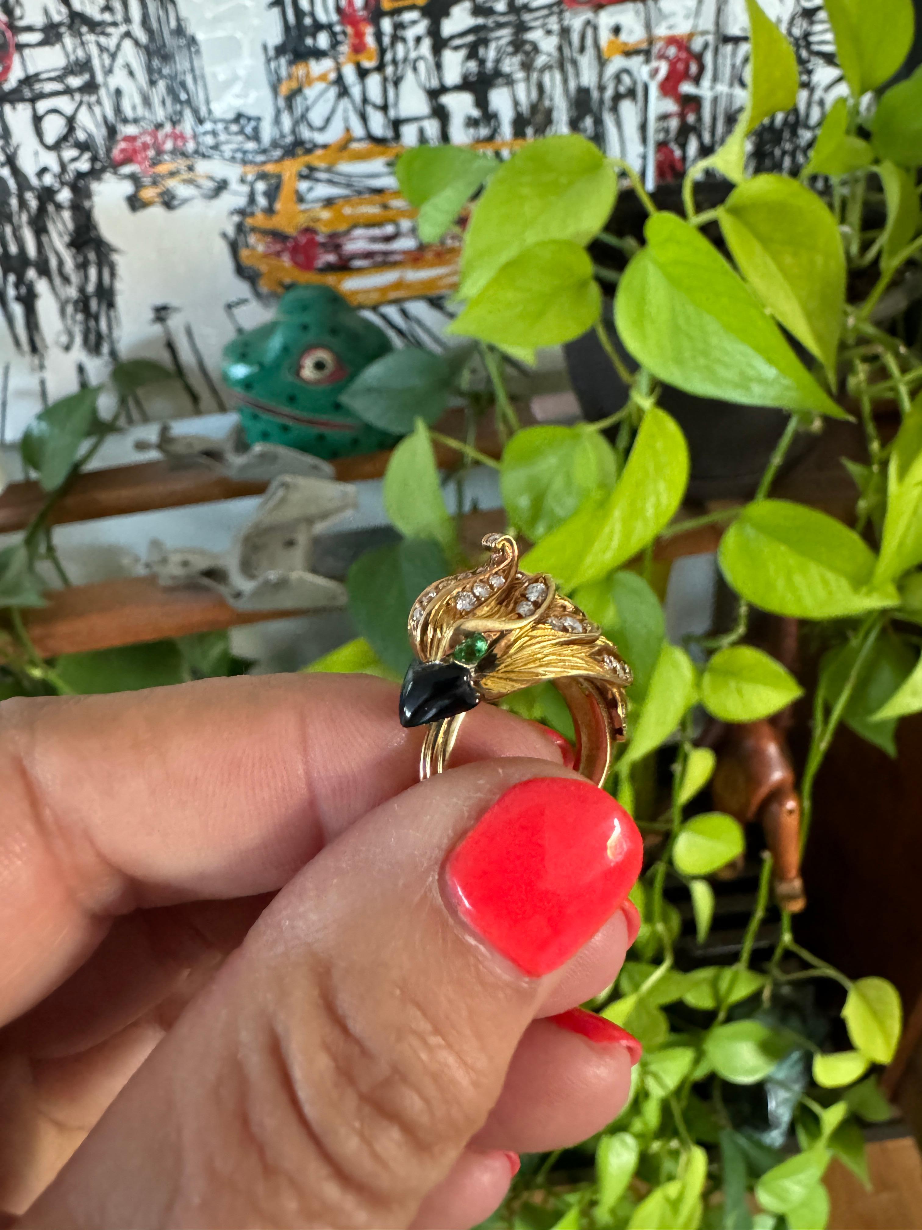 Anello con diamante in oro 18 carati con pappagallo cacatua in vendita 5