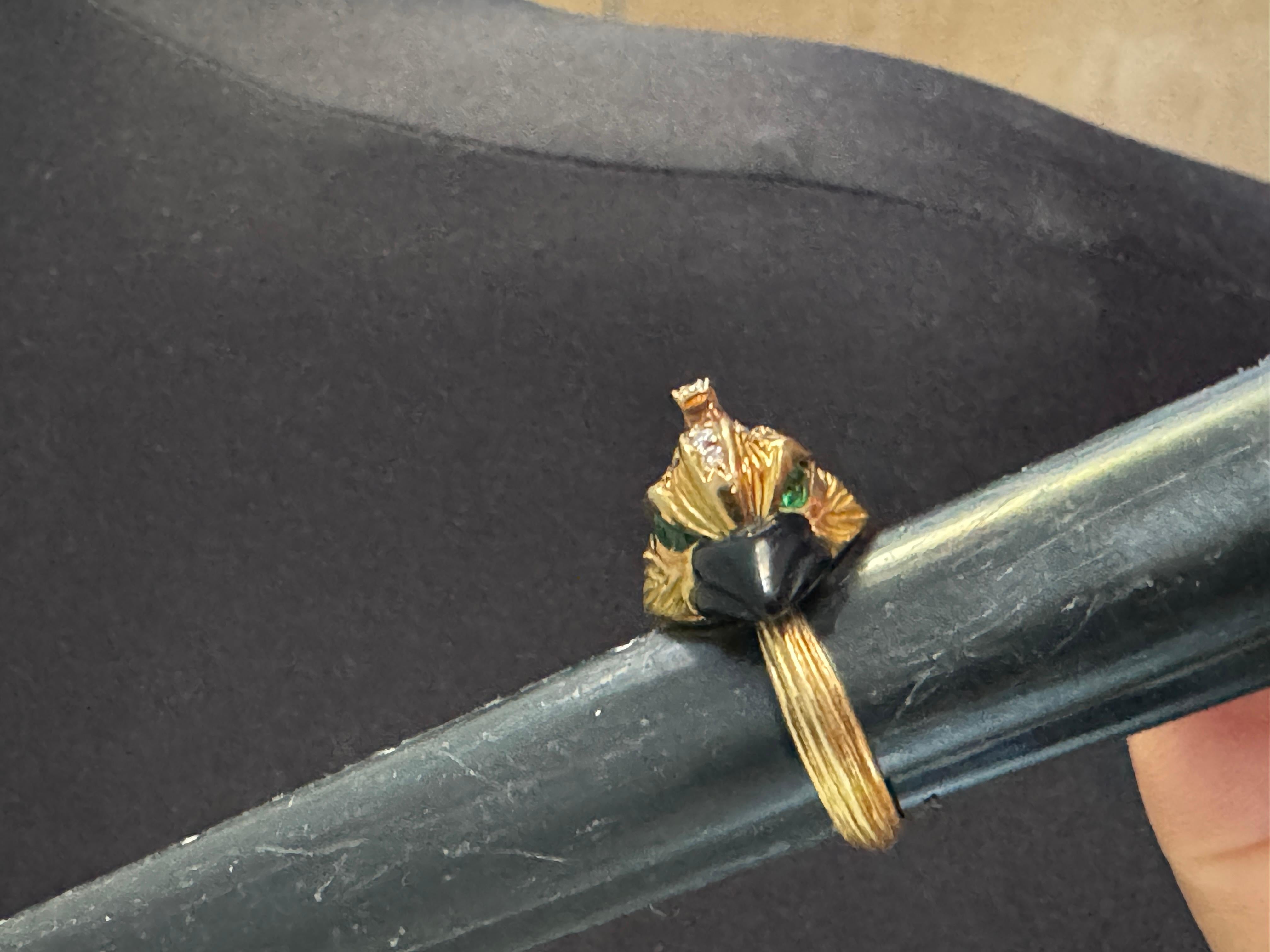 Anello con diamante in oro 18 carati con pappagallo cacatua in vendita 7