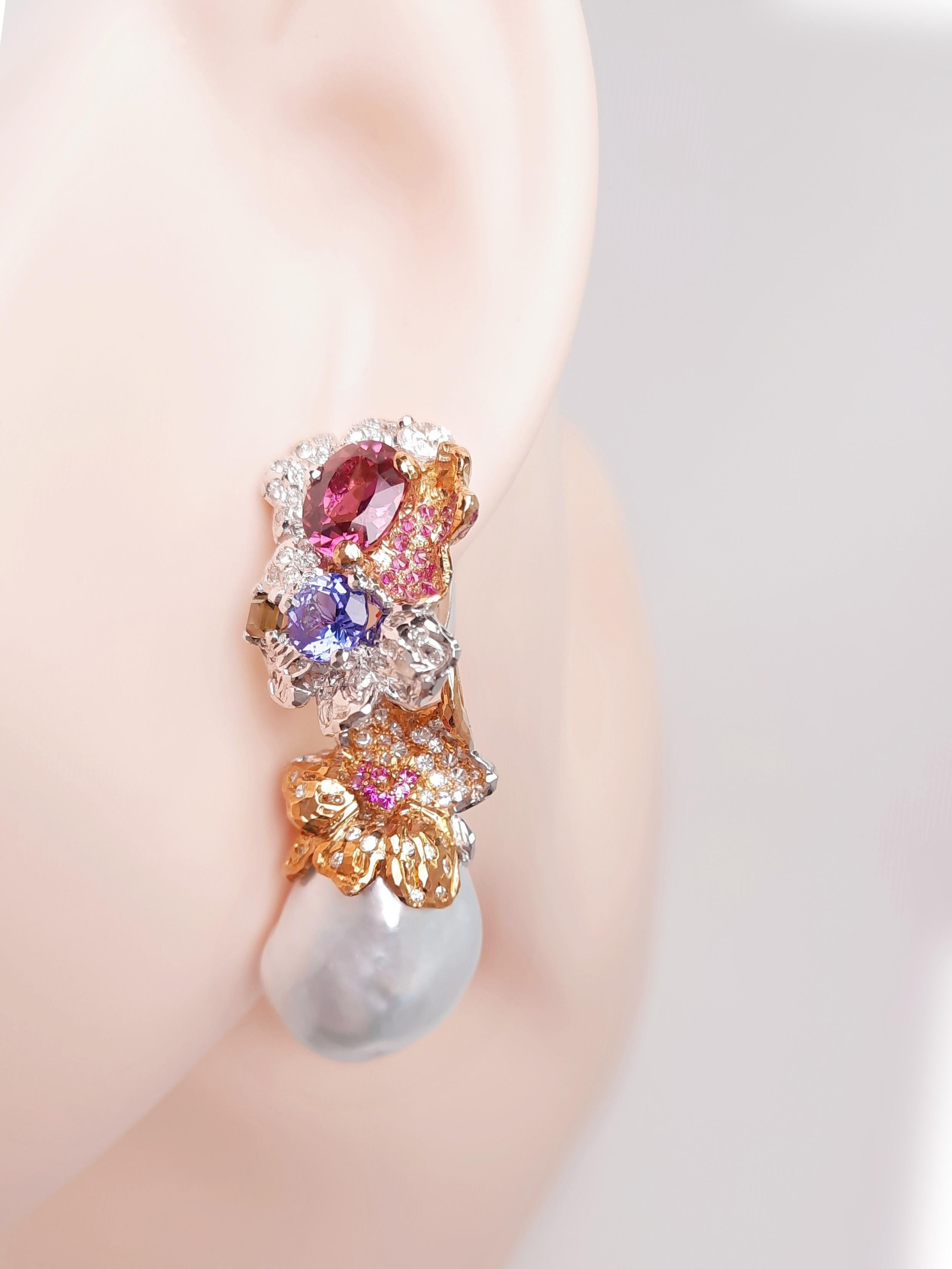 Ohrringe aus 18 Karat Gold mit Diamanten und Perlen, handgefertigt im Angebot 1