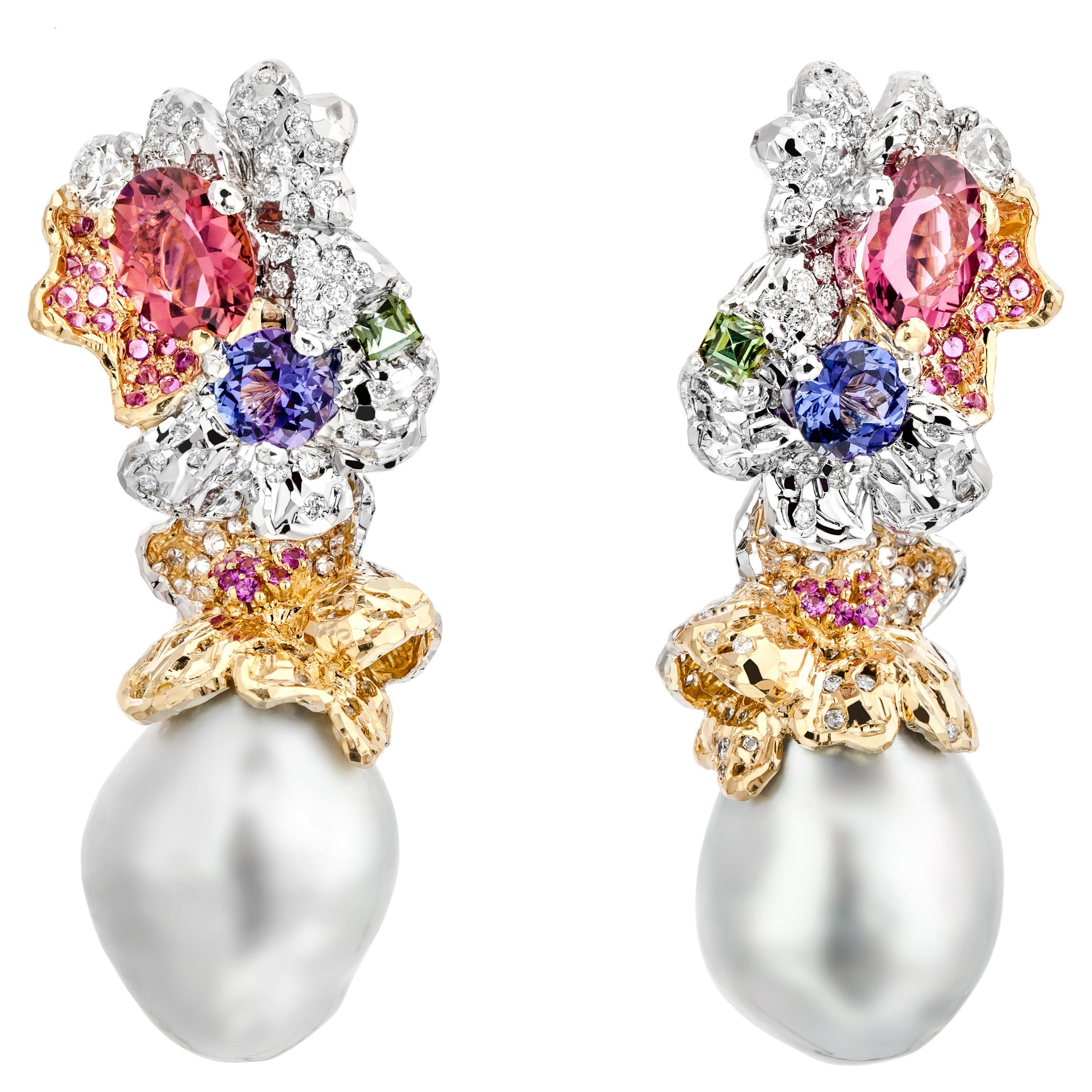 Ohrringe aus 18 Karat Gold mit Diamanten und Perlen, handgefertigt im Angebot