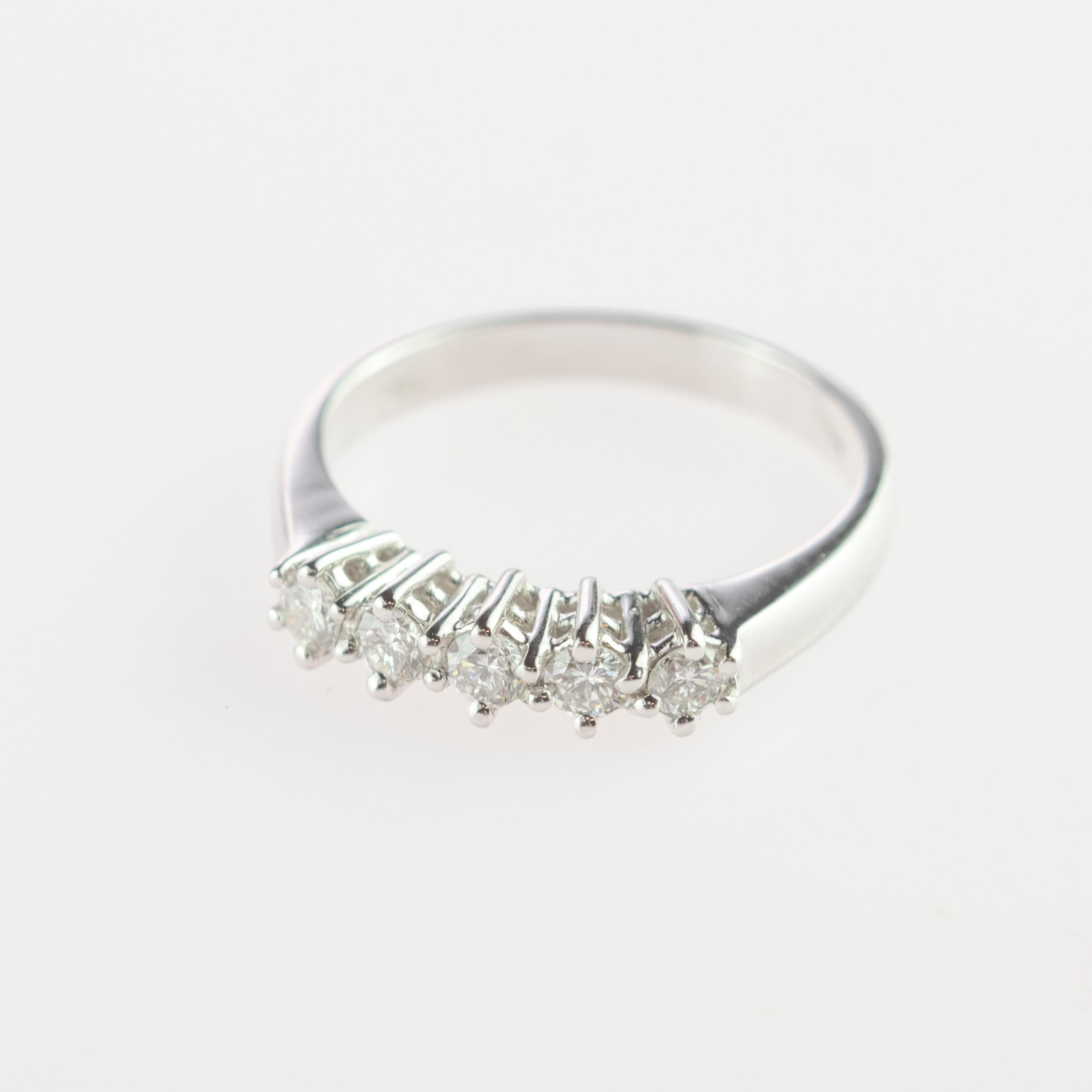 Radiant Cut 18 Karat Gold Diamond Radiant Line Band Wedding Bridal Carved Engagement Ring For Sale