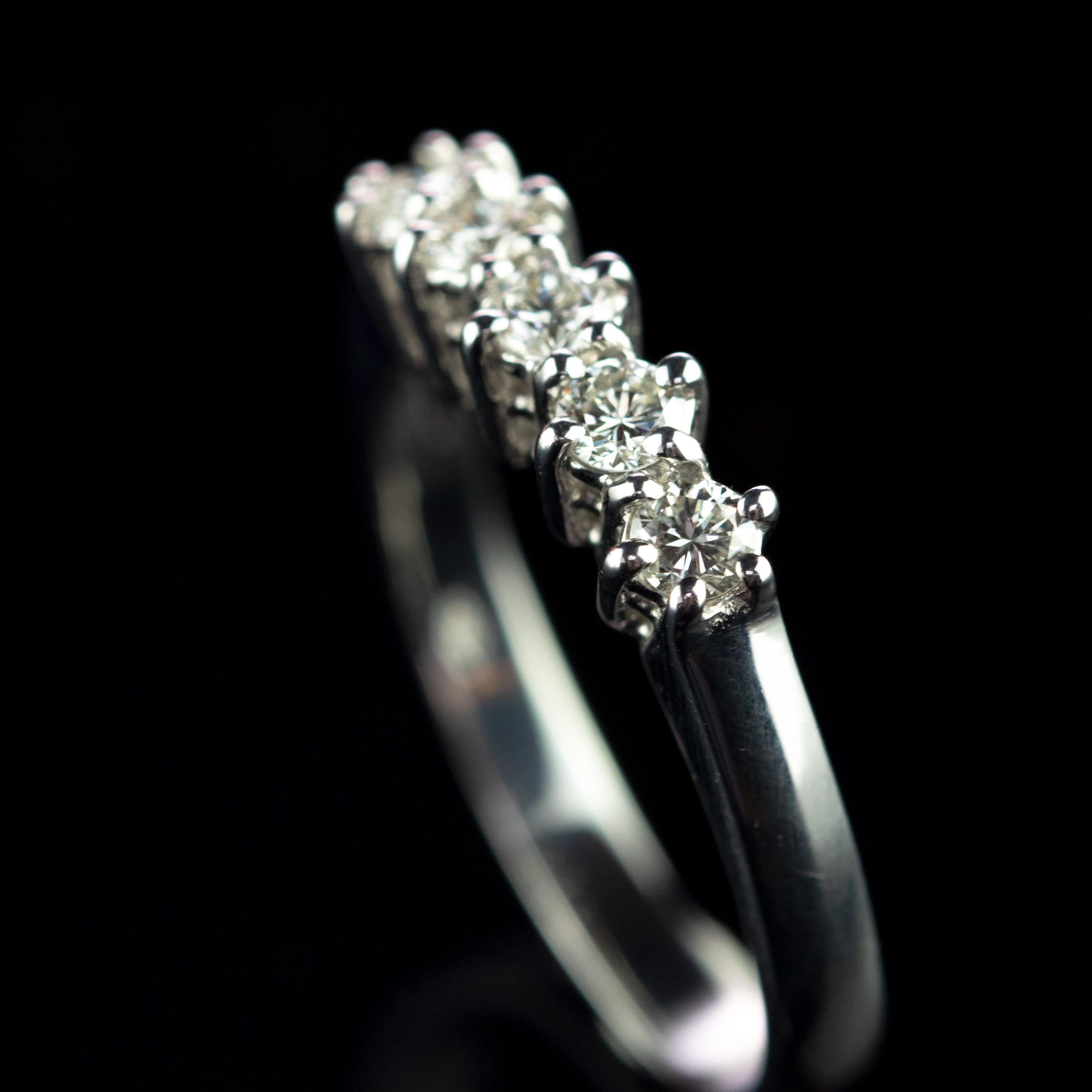 18 Karat Gold Diamond Radiant Line Band Wedding Bridal Carved Engagement Ring For Sale 3