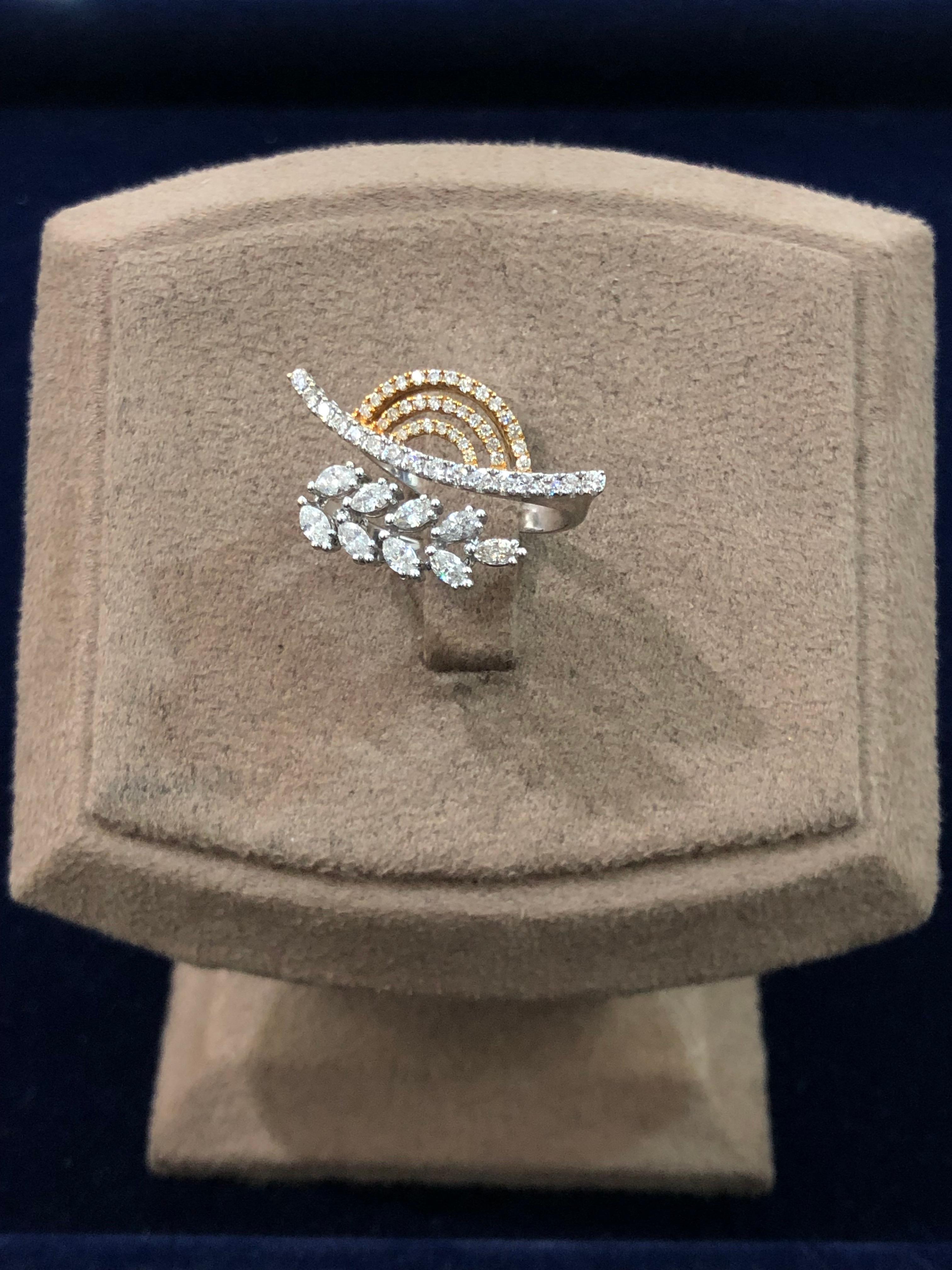 Marquise Cut Diamond 18k Gold Ring For Sale