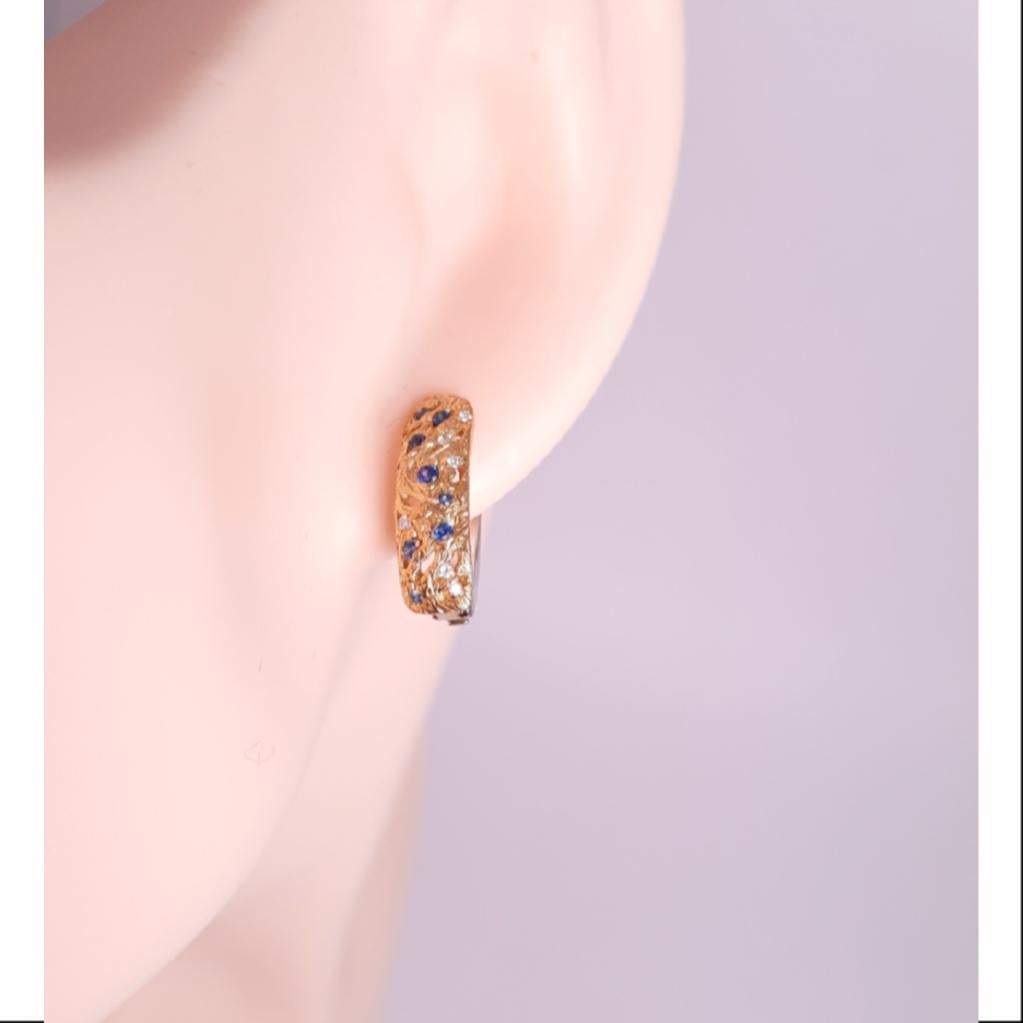 Taille ronde Boucles d'oreilles de nuit étoile en or 18 carats, diamants et saphirs en vente