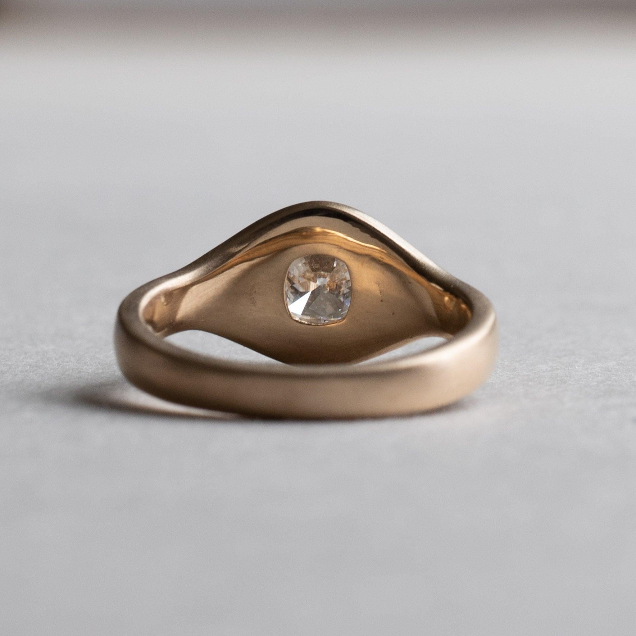 For Sale:  18 Karat Gold Diamond Signet Ring, GIA Certified 1 Carat Diamond Cocktail Ring 8
