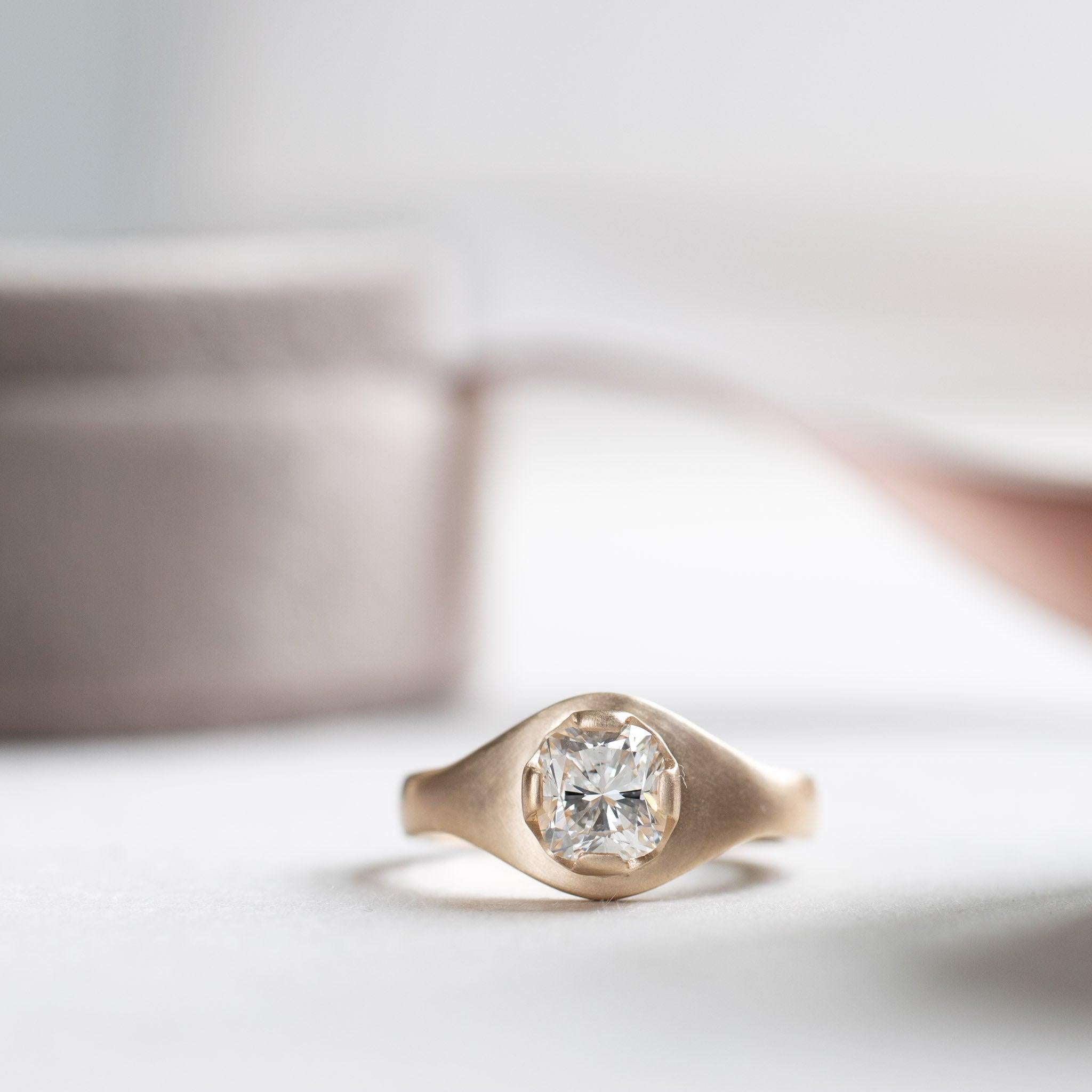 For Sale:  18 Karat Gold Diamond Signet Ring, GIA Certified 1 Carat Diamond Cocktail Ring 9