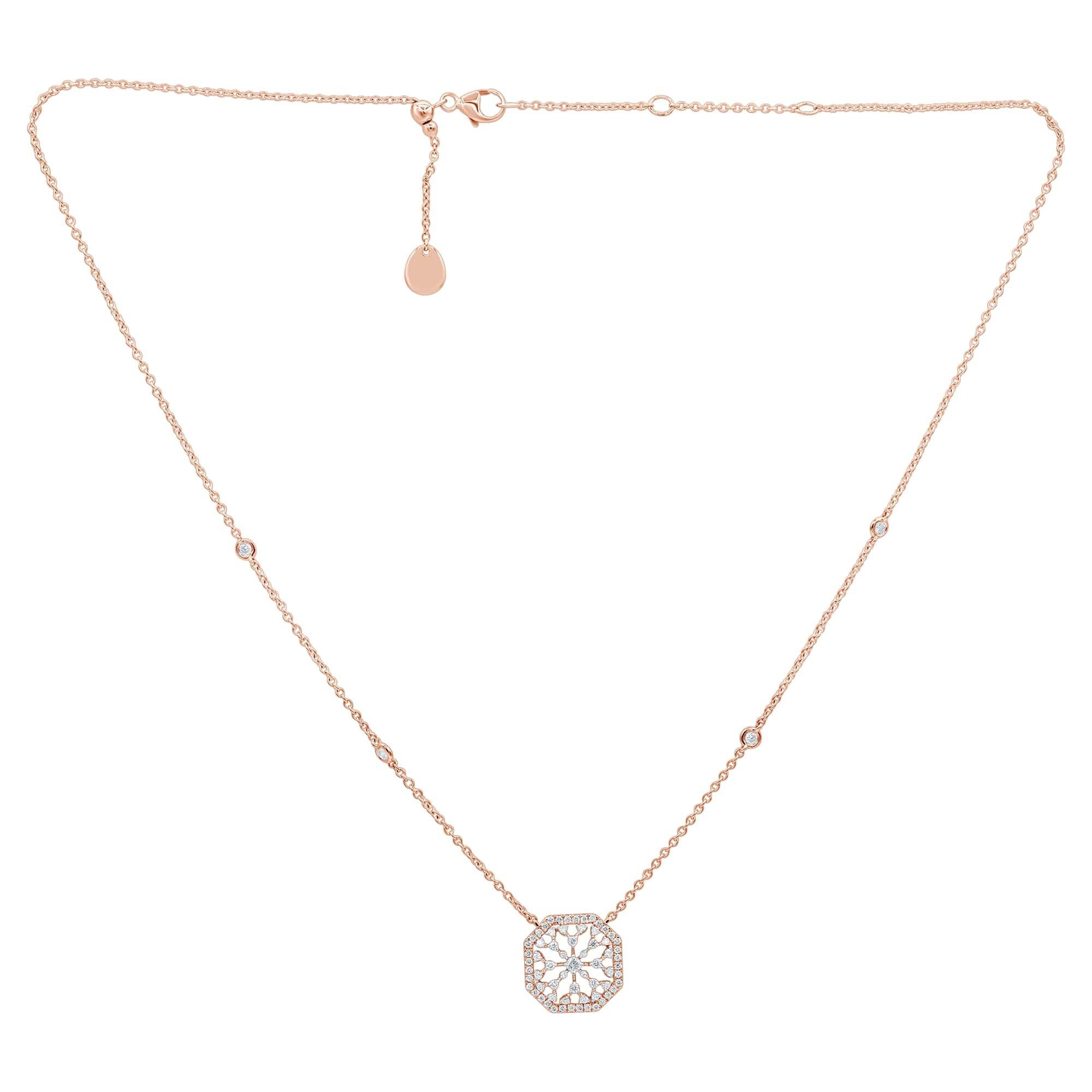Grand collier pendentif flocon de neige en or 14 carats avec diamants Pour femmes en vente