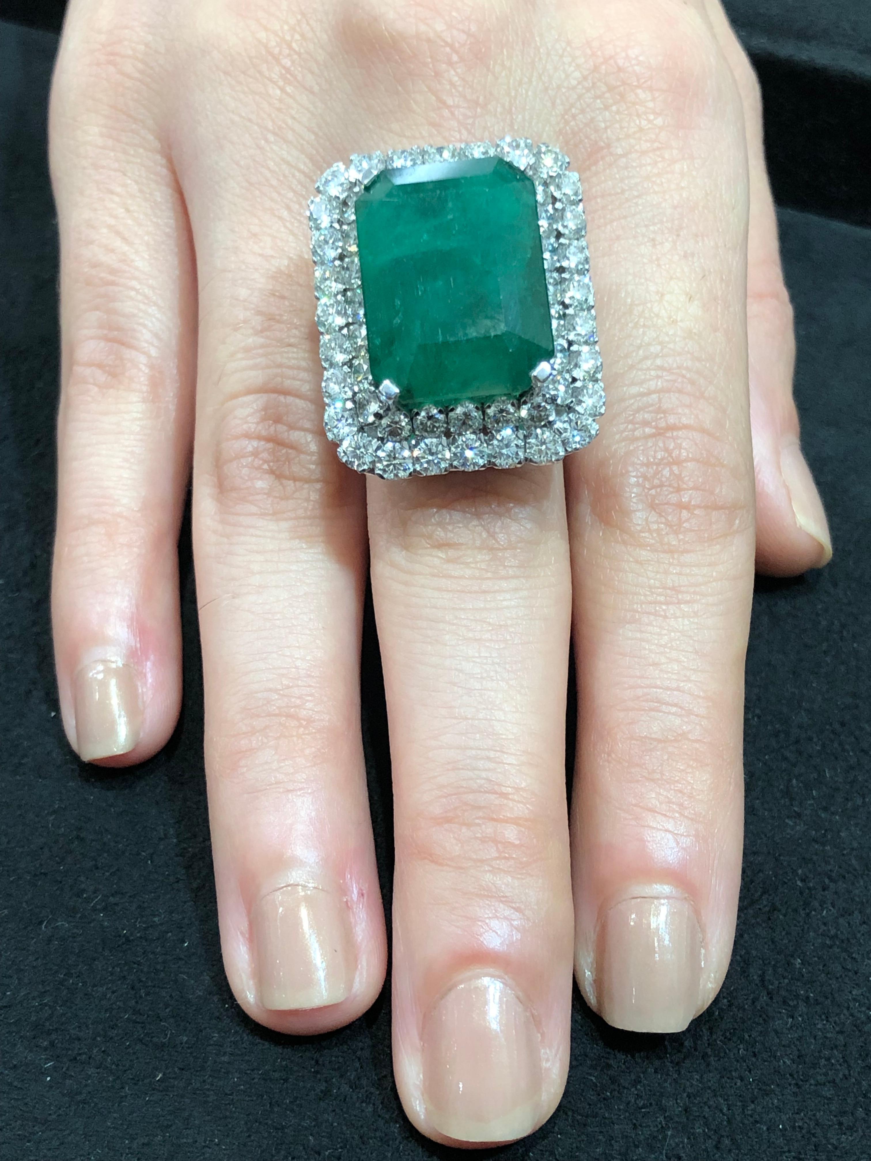 Diamonds: 4.84 carats
Emerald: 25.26 carats
18kt Gold: 14.000 grams
Ref No: DR-HCH

Cocktail rings becoming more and more glorious with natural emeralds and diamonds.