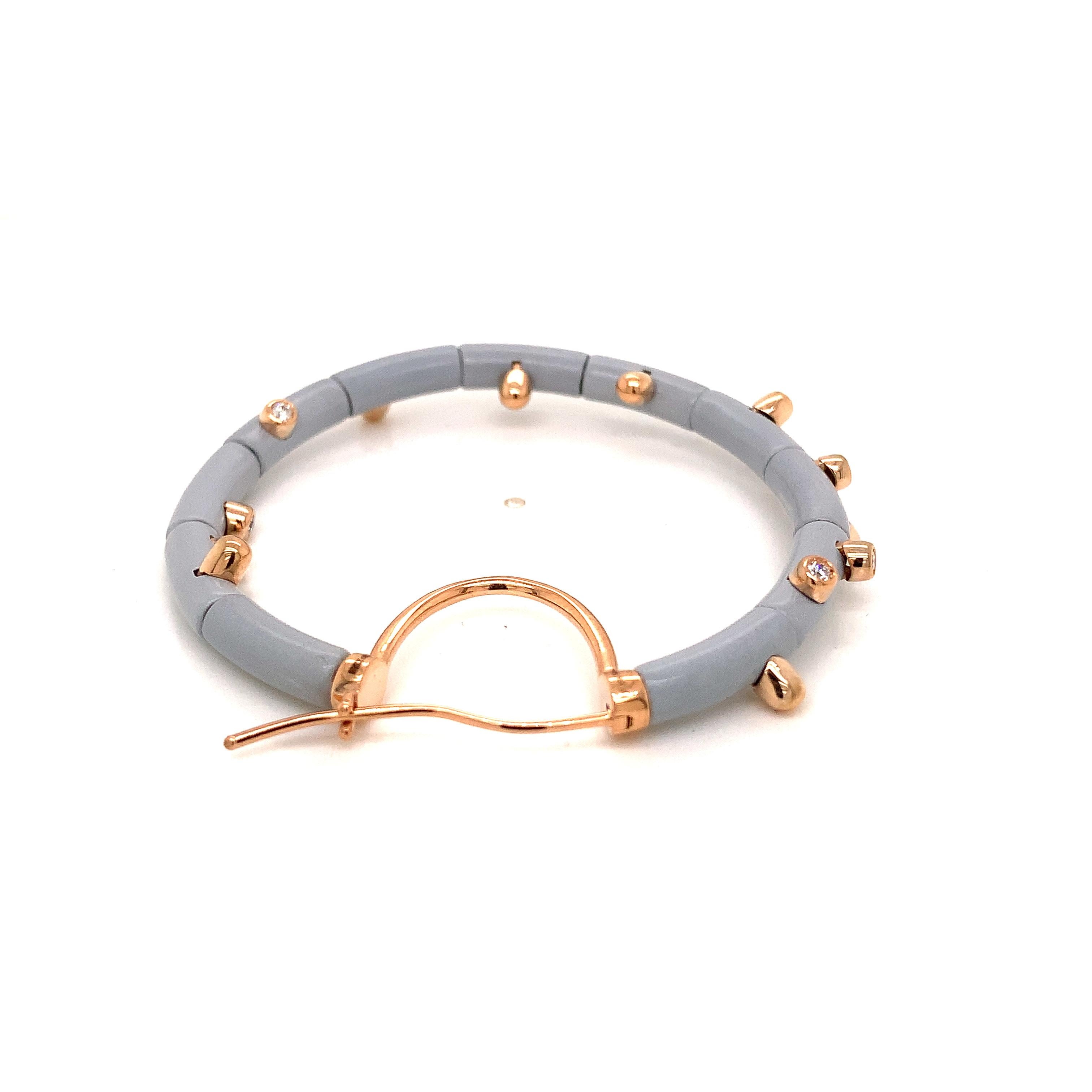 Orecchini a cerchio in alluminio Cactus Garavelli in oro 18 carati con diamanti e perle grigie in vendita 1
