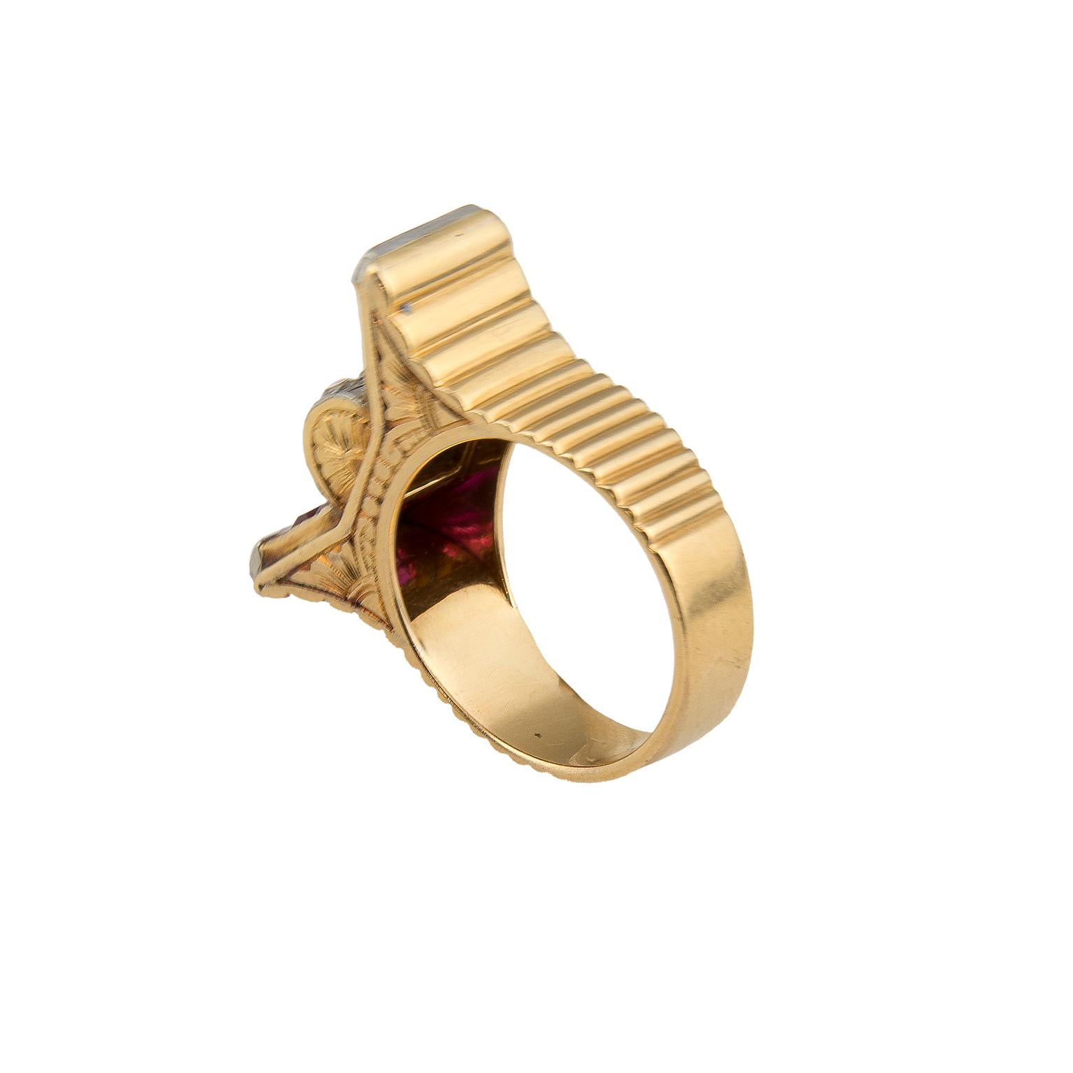 18 Karat Gold Diamonds Red Stones Retro Ring In Good Condition For Sale In Madrid, ES