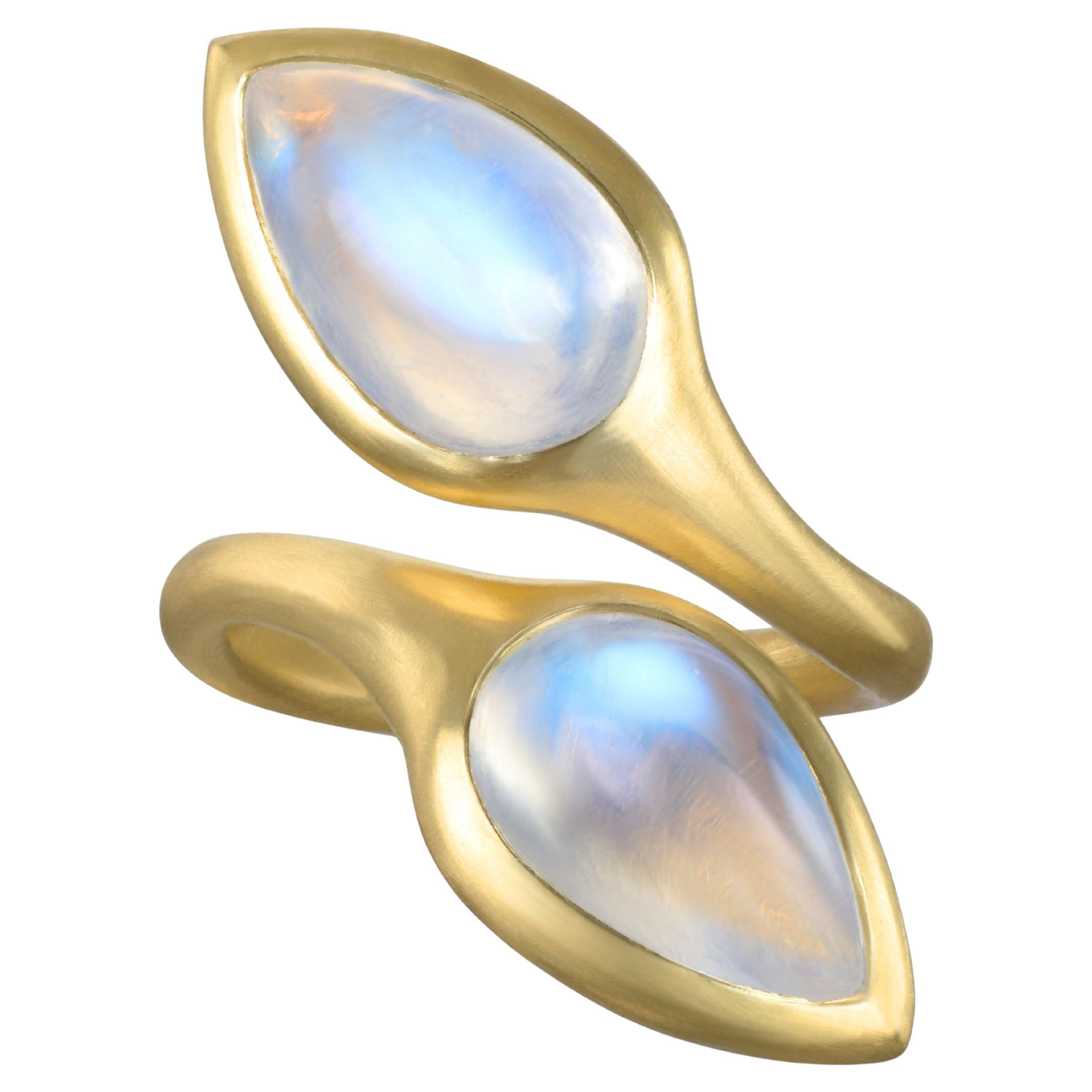 18 Karat Gold Double Moonstone Snake Ring For Sale