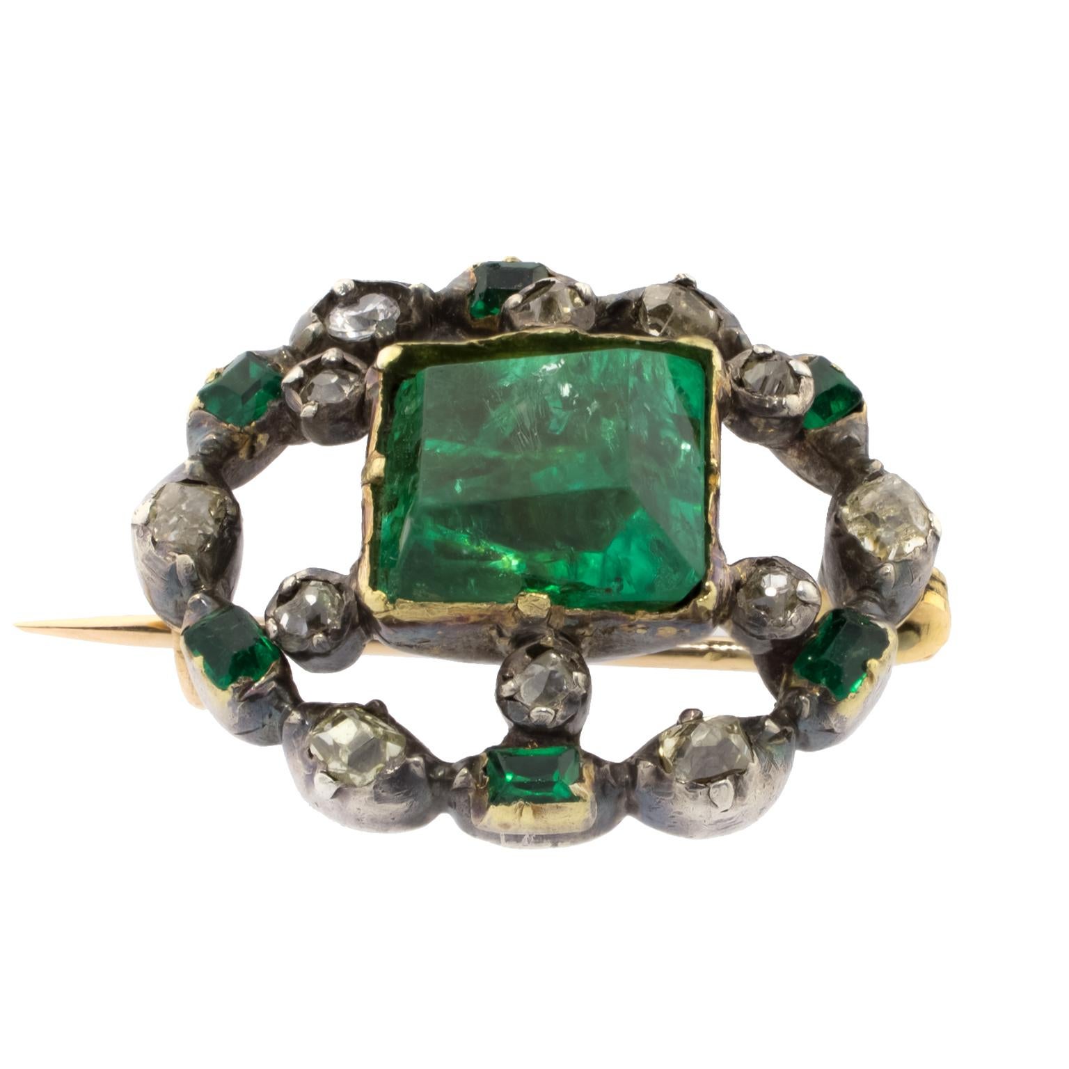 18 Karat Gold Early 19th Century Emeralds Diamonds Brooch For Sale 2