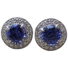 18 Karat Gold Earrings 2.42 Carat of Chatham Sapphire and 0.38 Carat of Diamond