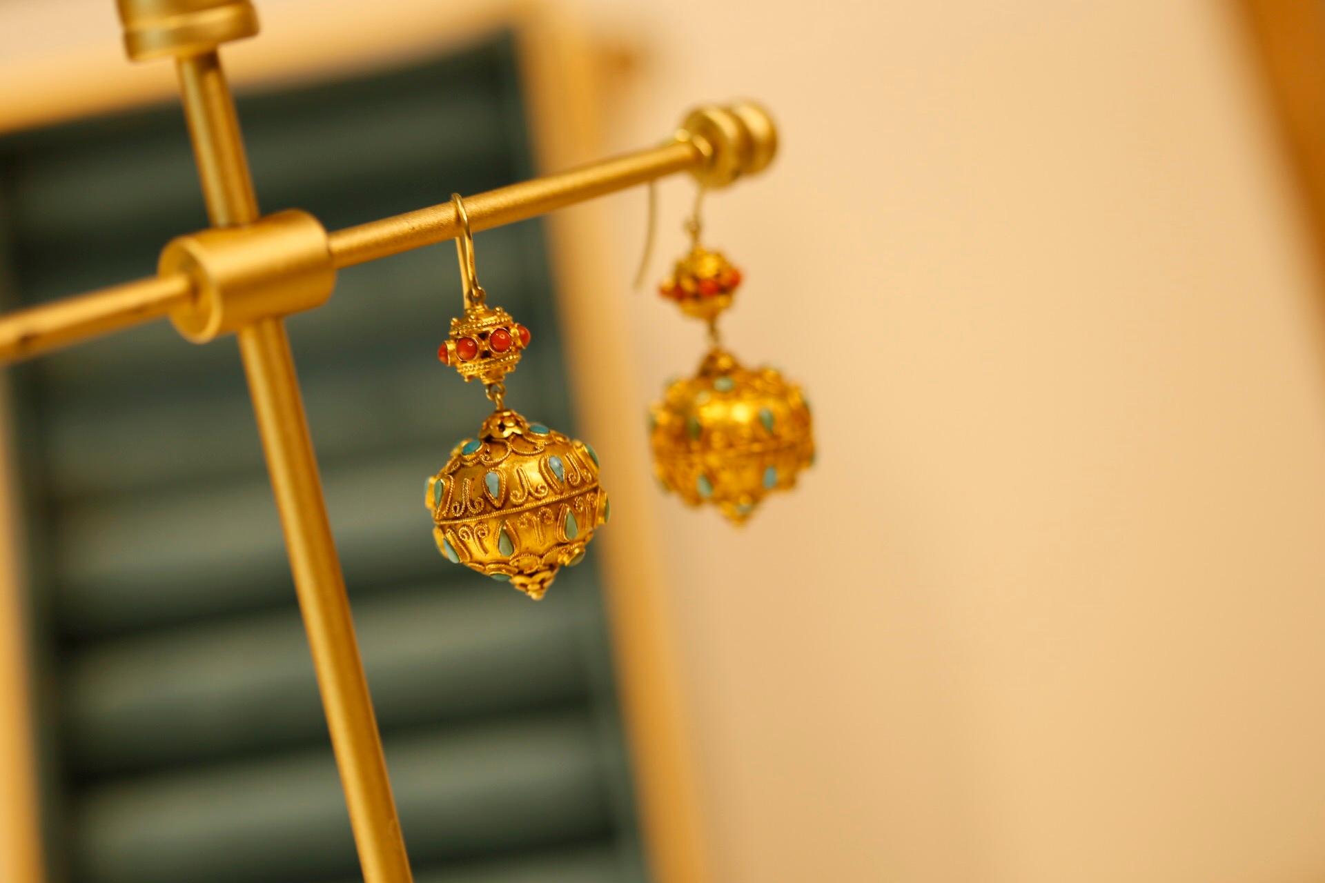 chinese earrings gold