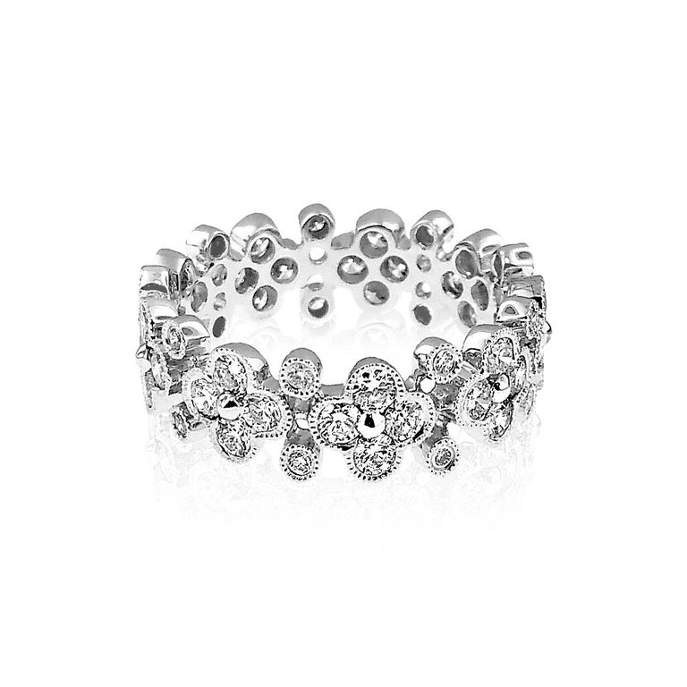 18 Karat Gold Elegant Diamond Ring For Sale at 1stDibs